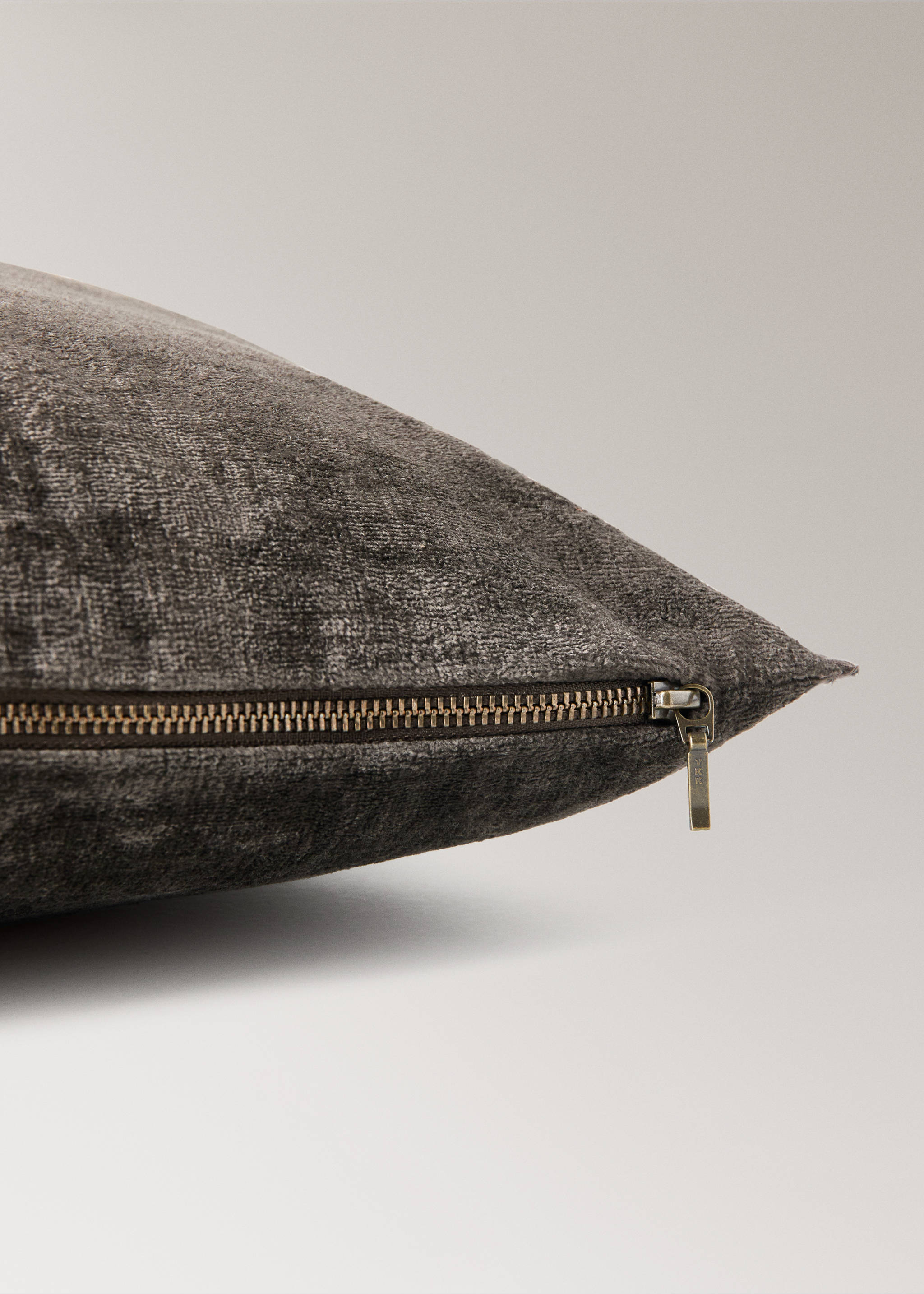 Kissenbezug aus Samt mit Leinen, 40 x 60 cm - Detail des Artikels 1, Kaffeebraun. Ref: 17003348-00.