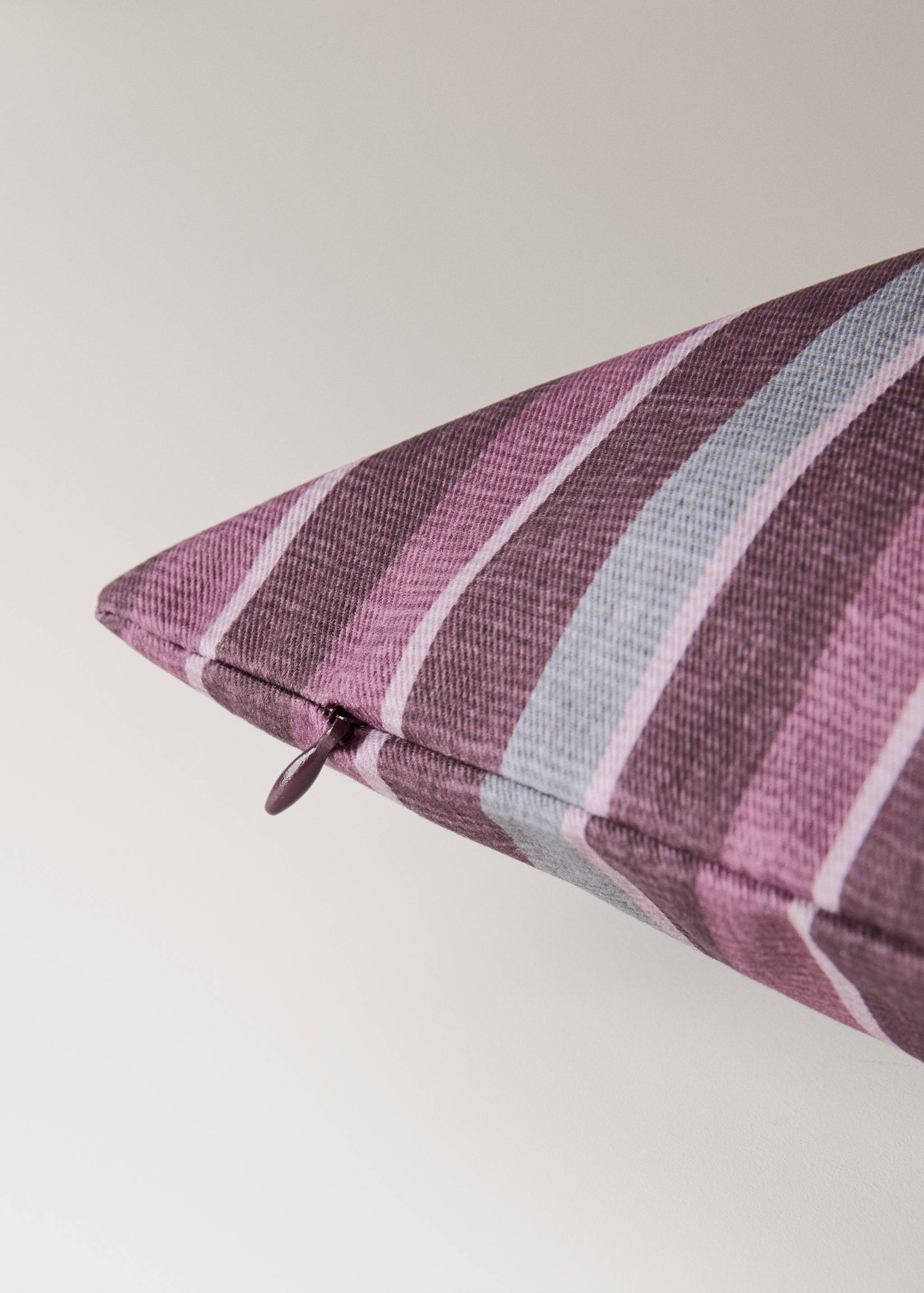 Housse de coussin en coton imprimé à rayures 45x45 cm - Détail de l'article 1