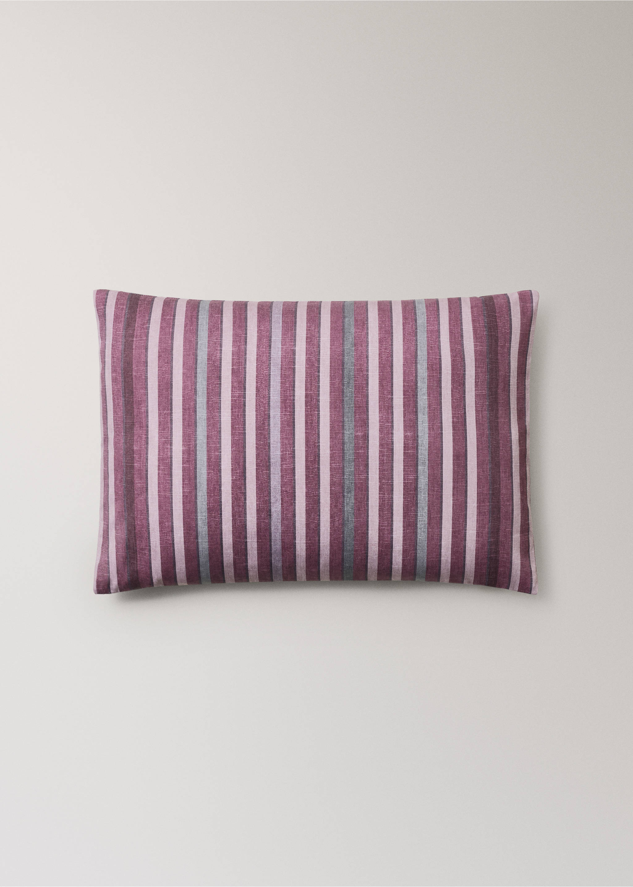 Housse de coussin en coton rayure imprimée 40x60 cm - Article sans modèle, Fraise. Ref: 17003355-00.