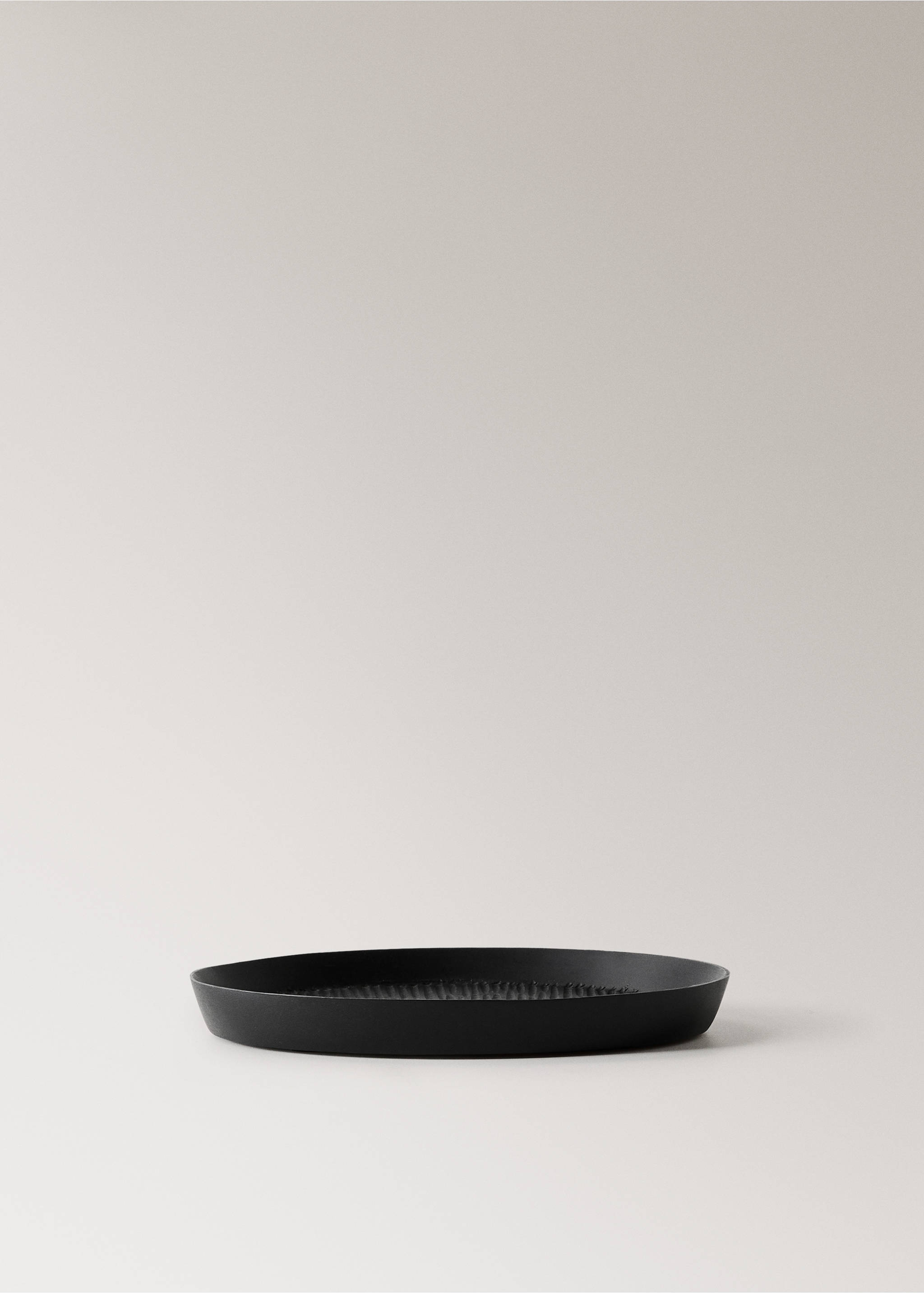 Medium textured wooden tray - Article without model, Black. Ref: 17003809-00.