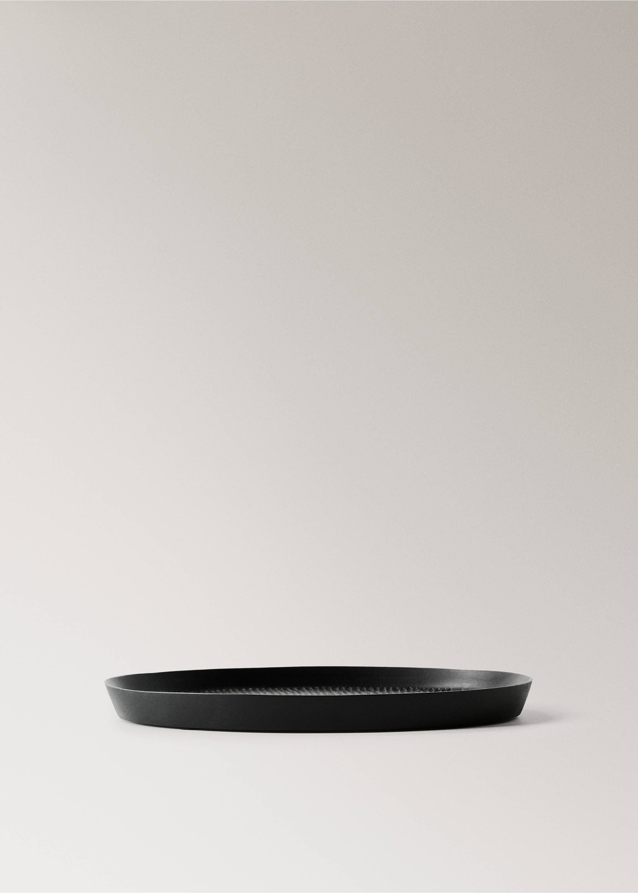 Large textured wooden tray - Article without model, Black. Ref: 17003810-00.
