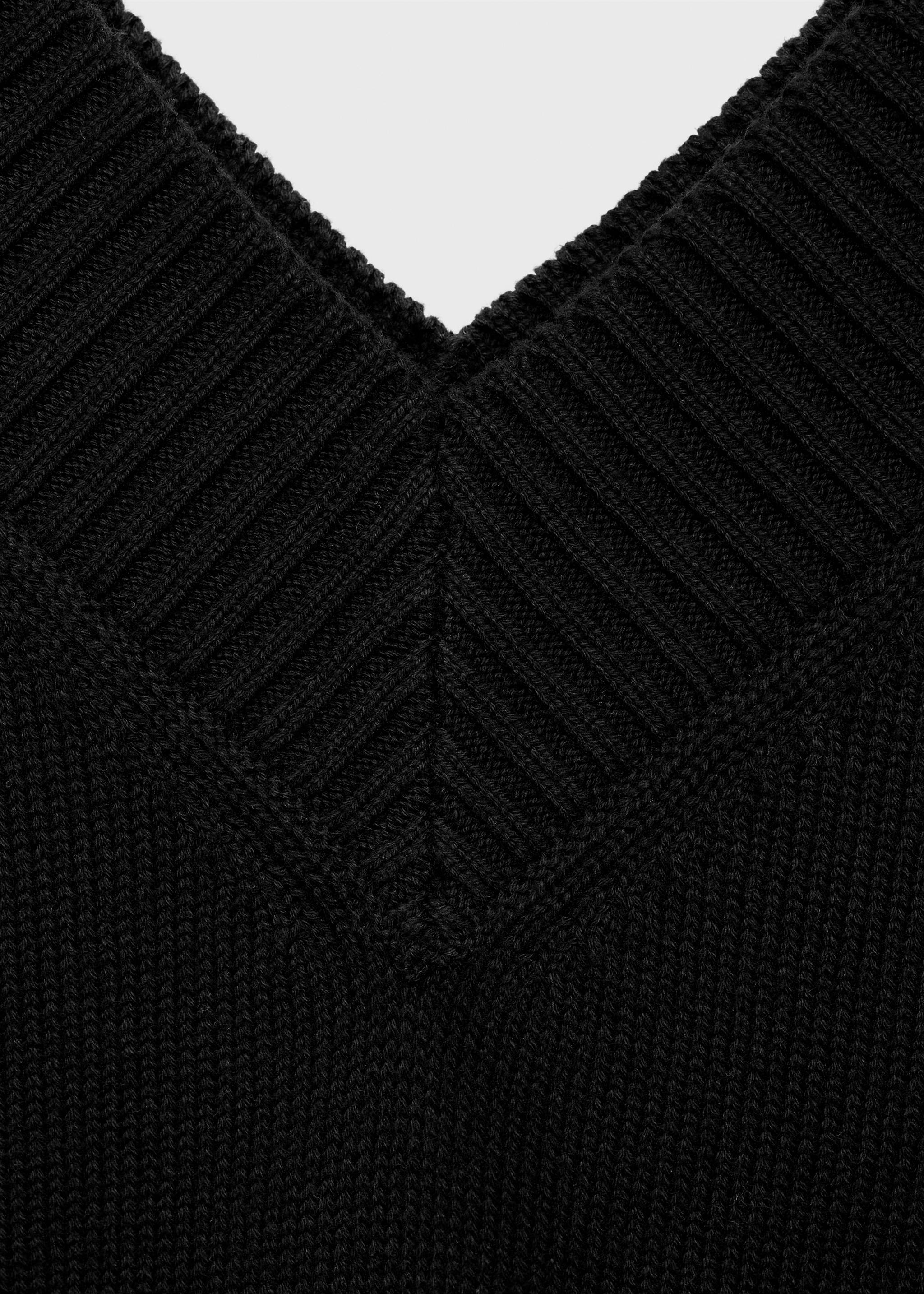 Pull-over maille col en V - Détail de l'article 8, Noir. Ref: 17004086-00.