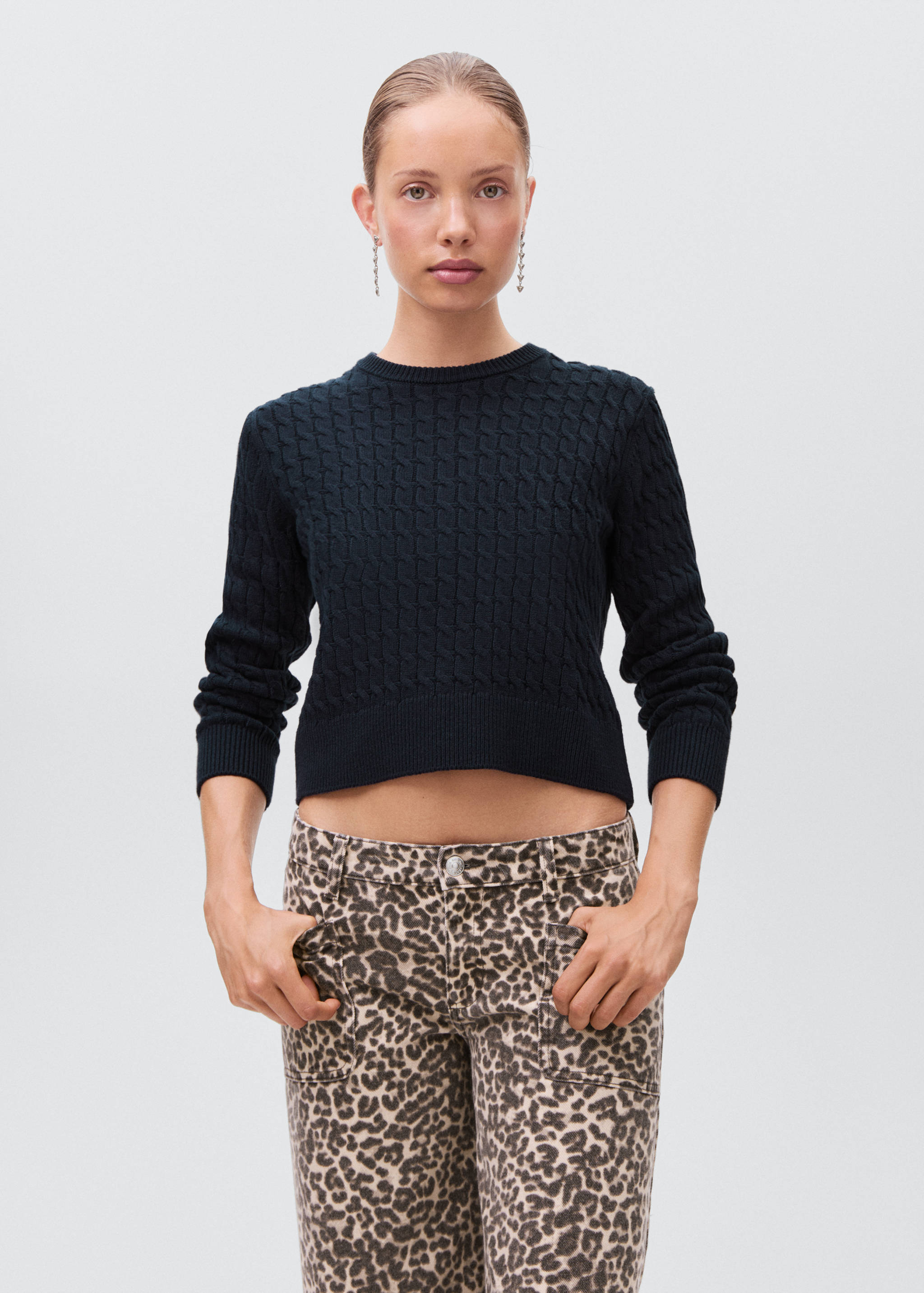 Pull-over maille tressée - Plan moyen