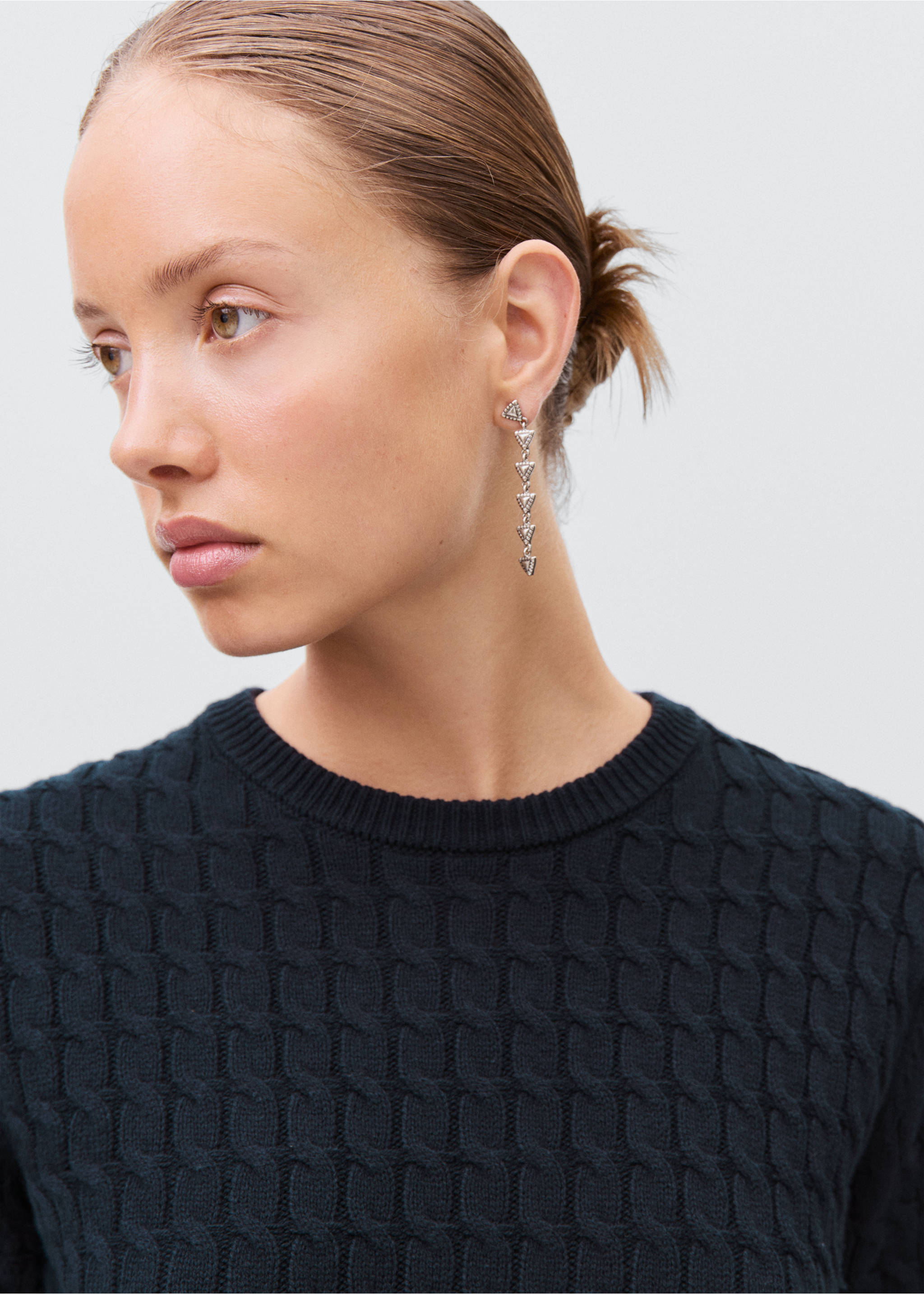 Braided knitted sweater - Details of the article 1, Navy. Ref: 17004089-00.