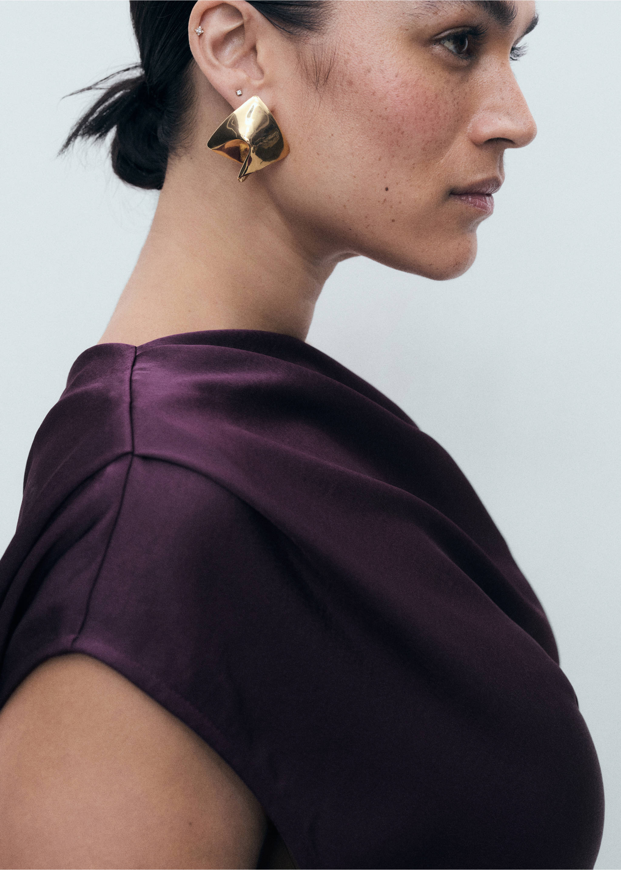 Asymmetrical satin dress - Details of the article 4, Purple. Ref: 17004091-00.