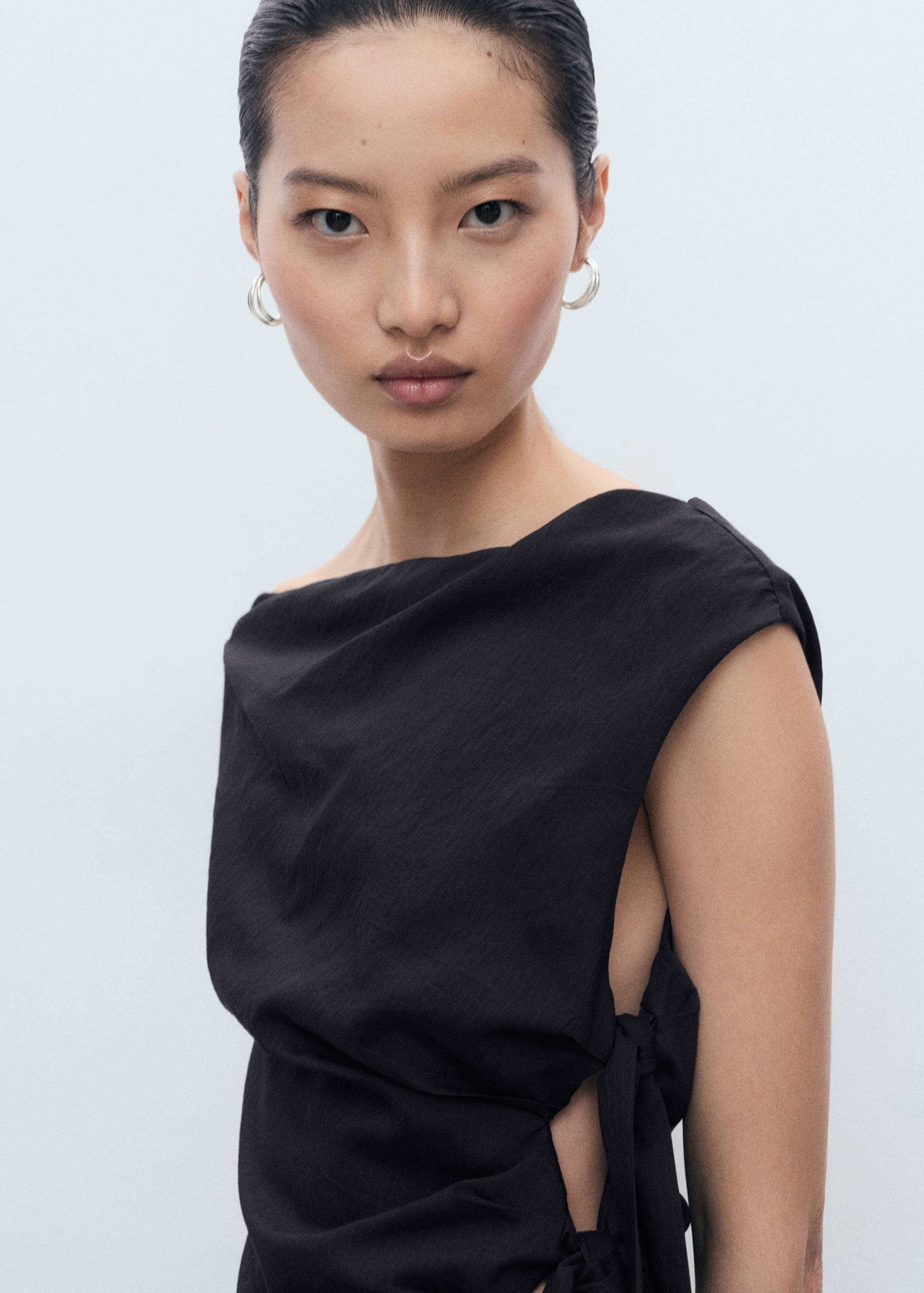 Asymmetrical knotted dress - Details of the article 1