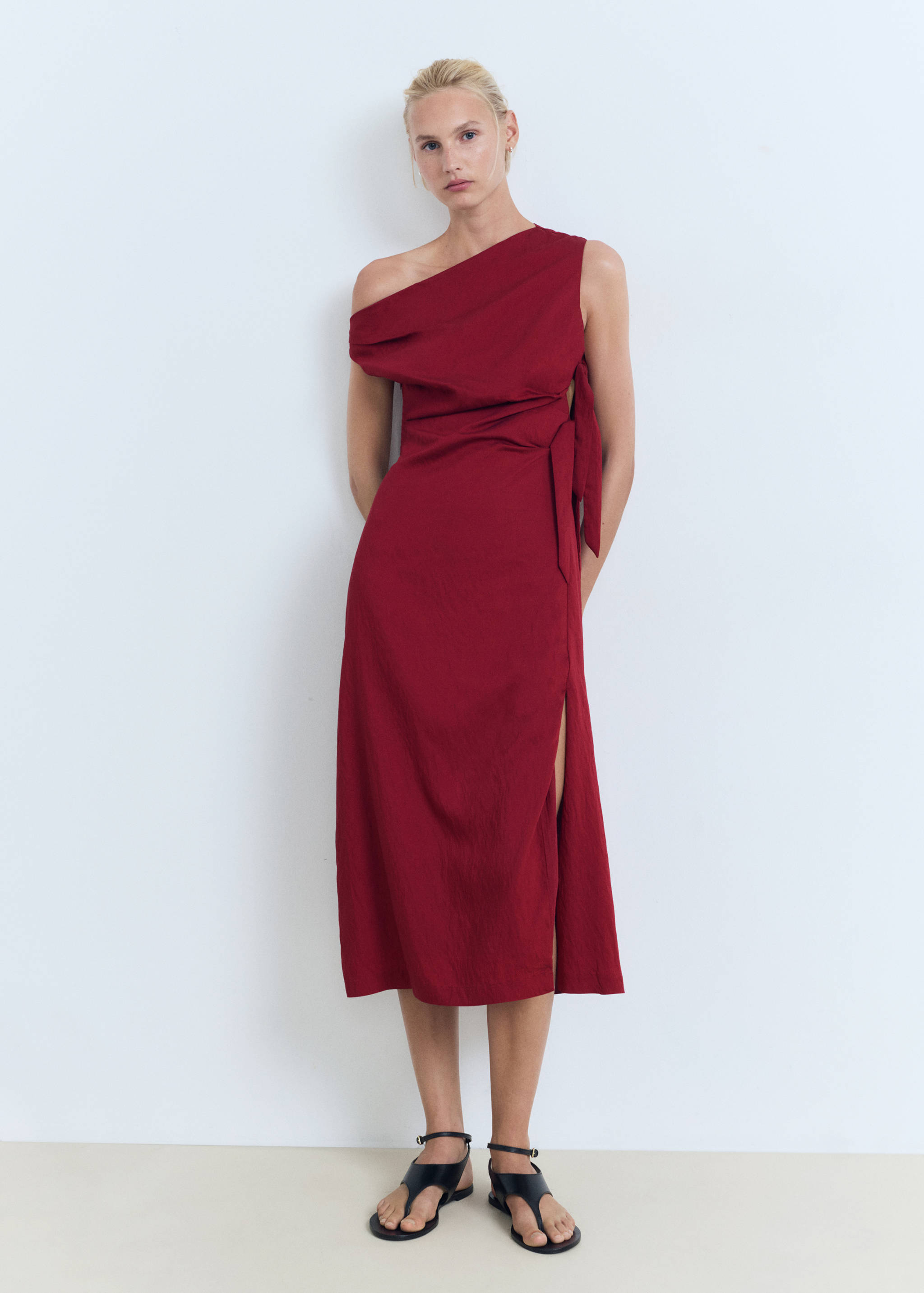 Asymmetrical knotted dress - General plane