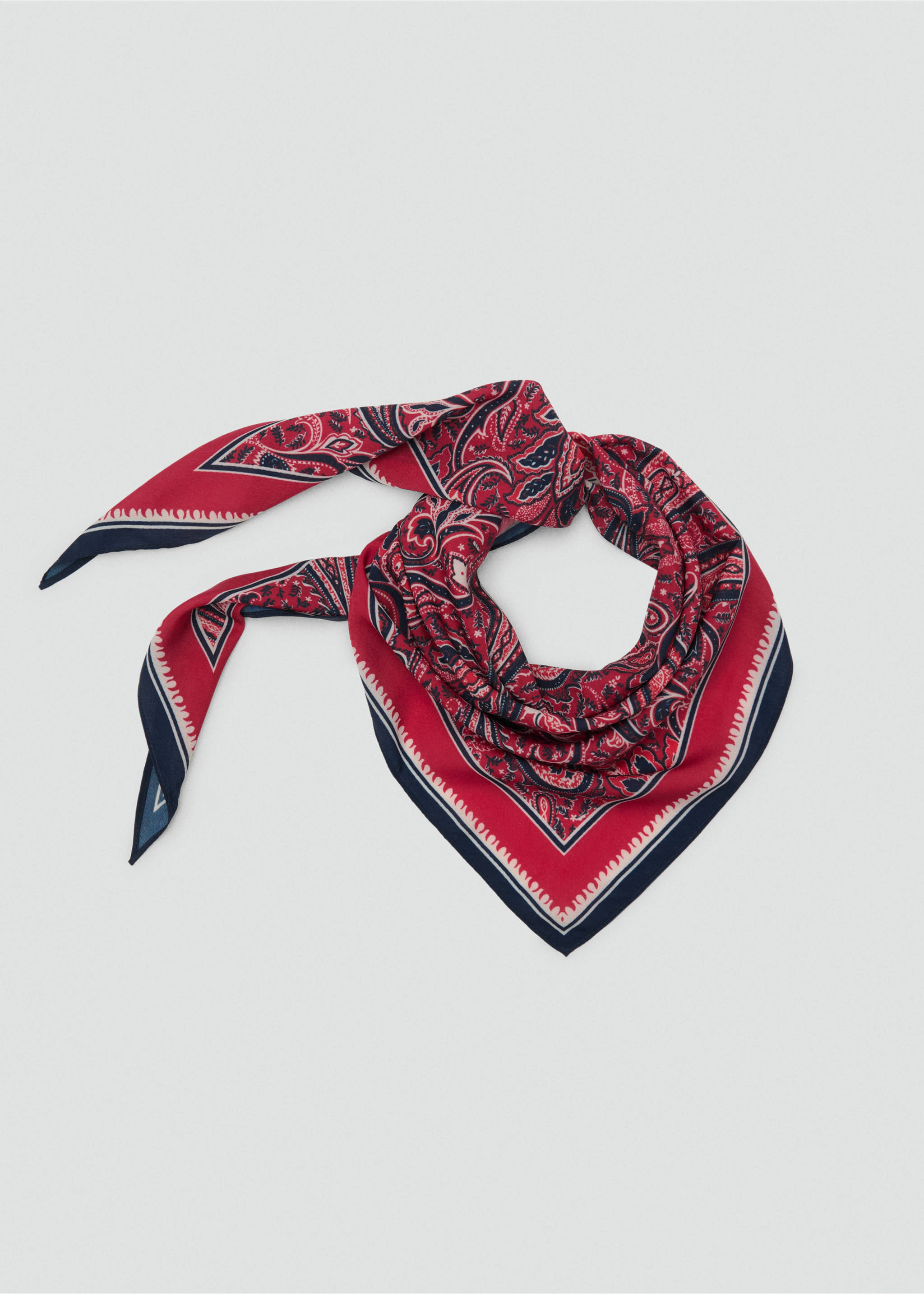 Paisley print scarf - Details of the article 1, Red. Ref: 17004097-00.