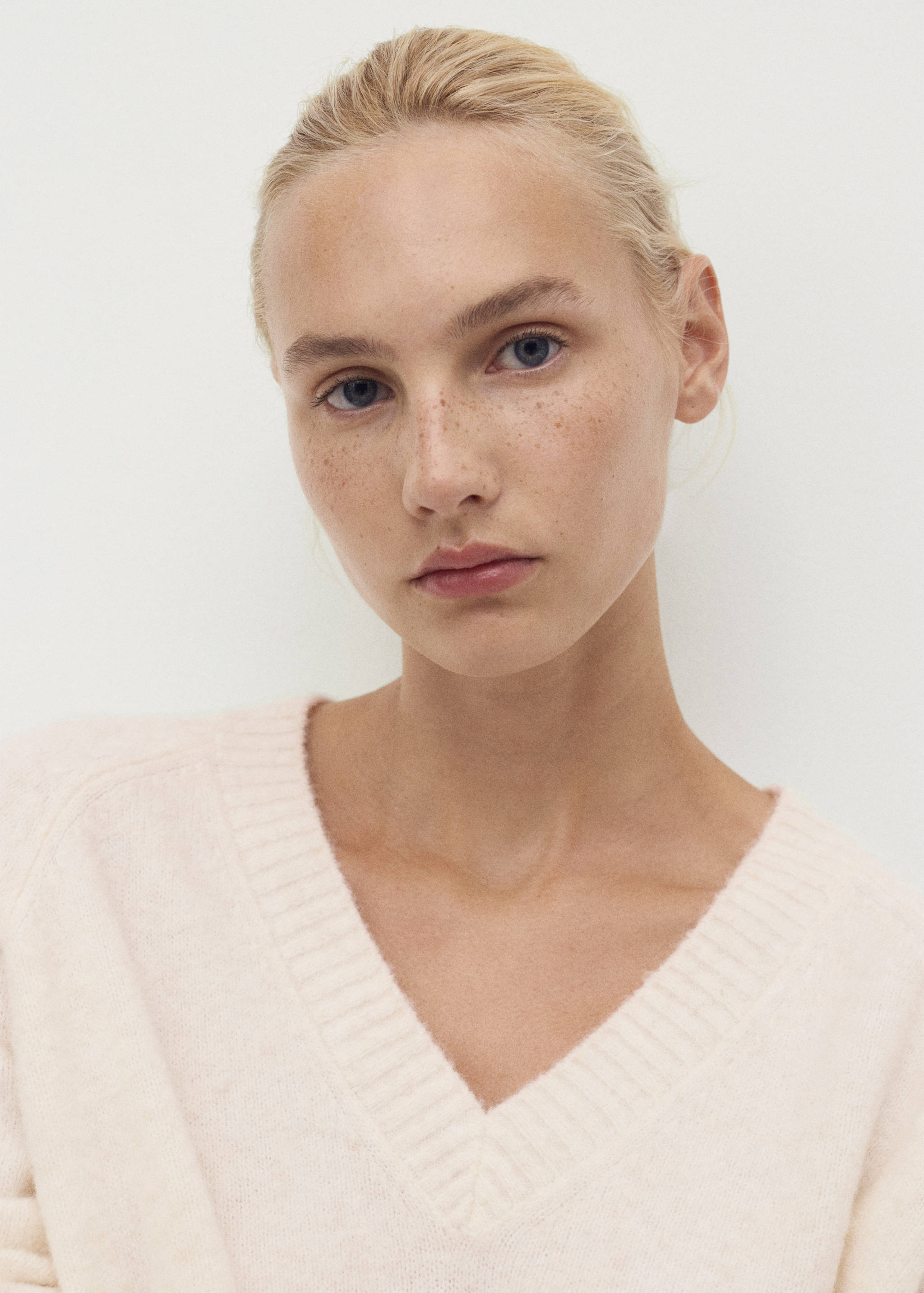 Strickpullover mit V-Ausschnitt - Detail des Artikels 1