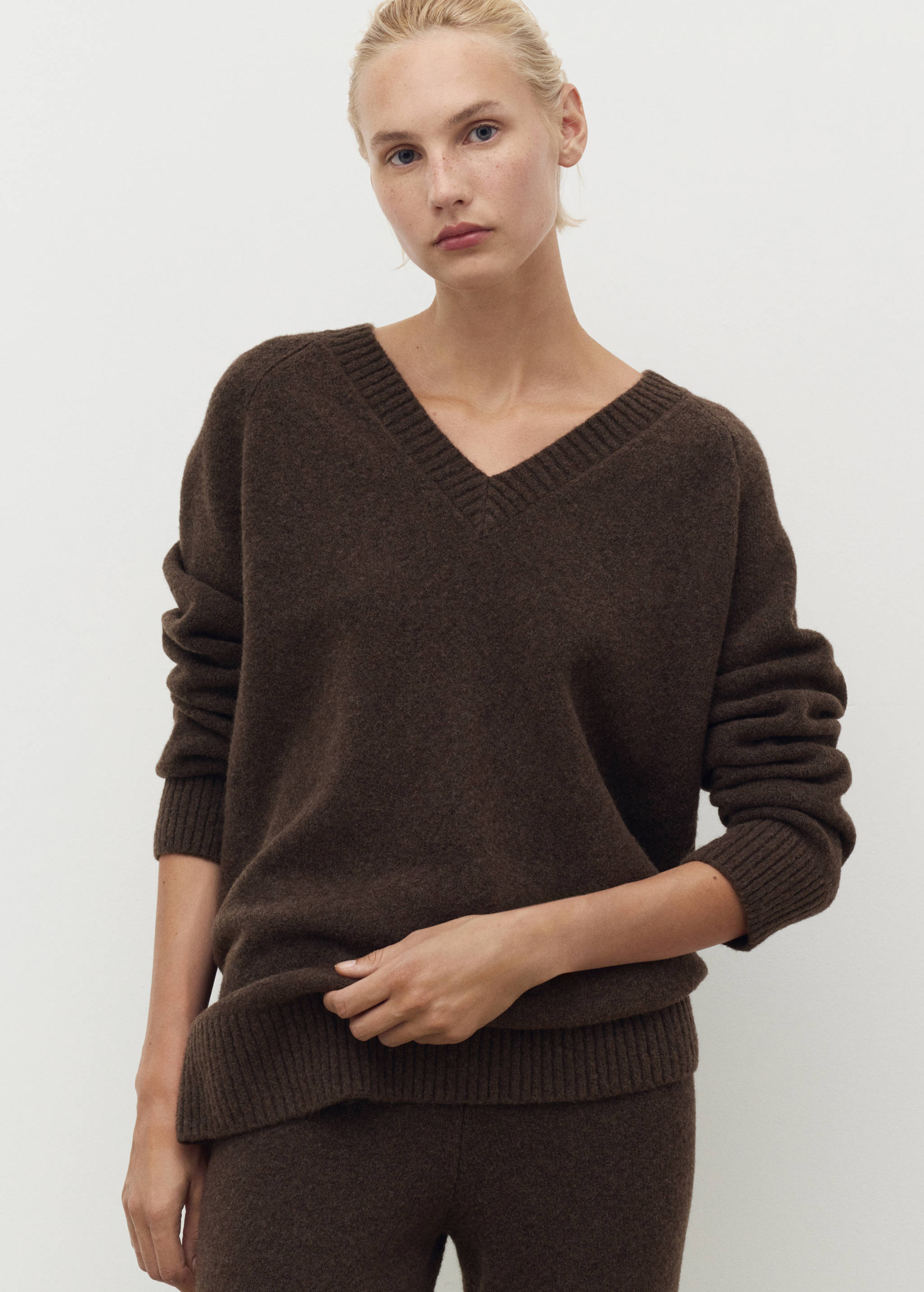 Strickpullover mit V-Ausschnitt - Allgemeine Ansicht