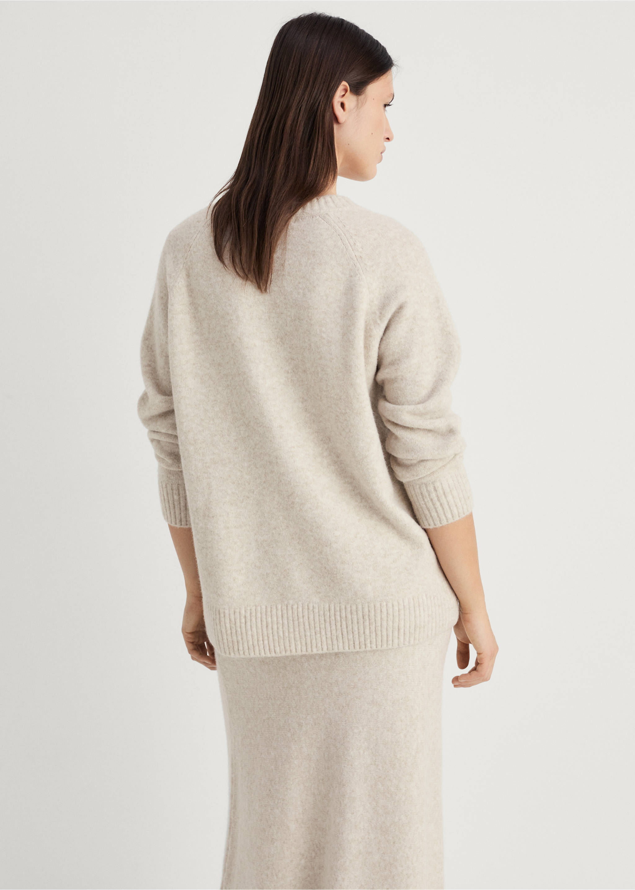 Pullover mit Rundhalsausschnitt und Strickdesign - Rückseite des Artikels, Beige. Ref: 17004104-00.