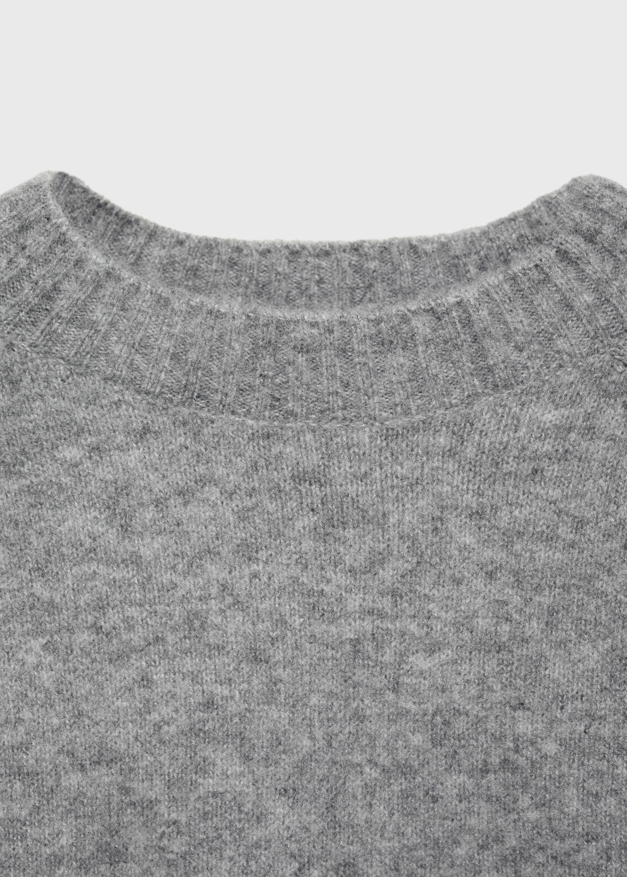 Pullover mit Rundhalsausschnitt und Strickdesign - Detail des Artikels 8