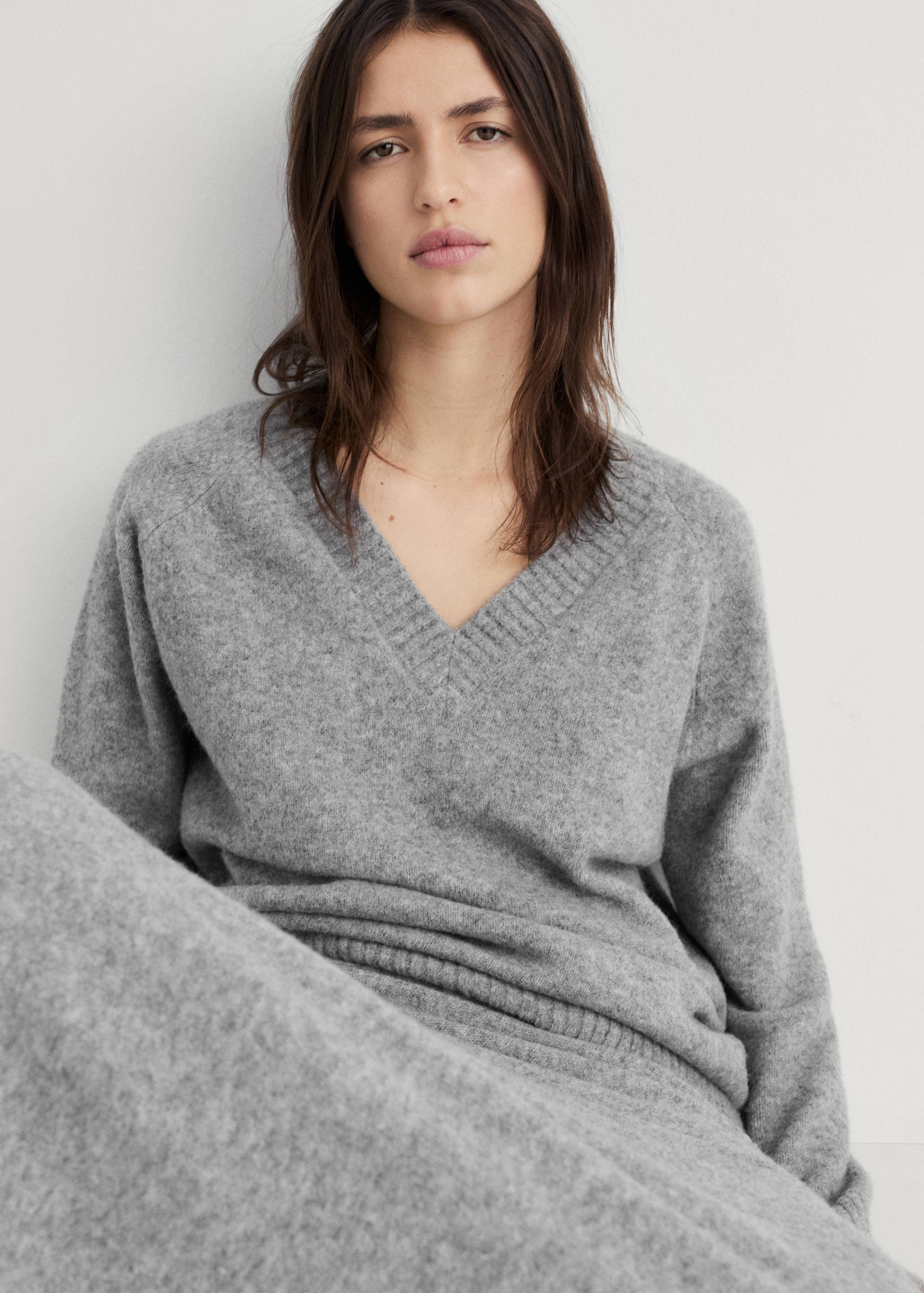 Strickpullover mit V-Ausschnitt - Mittlere Ansicht