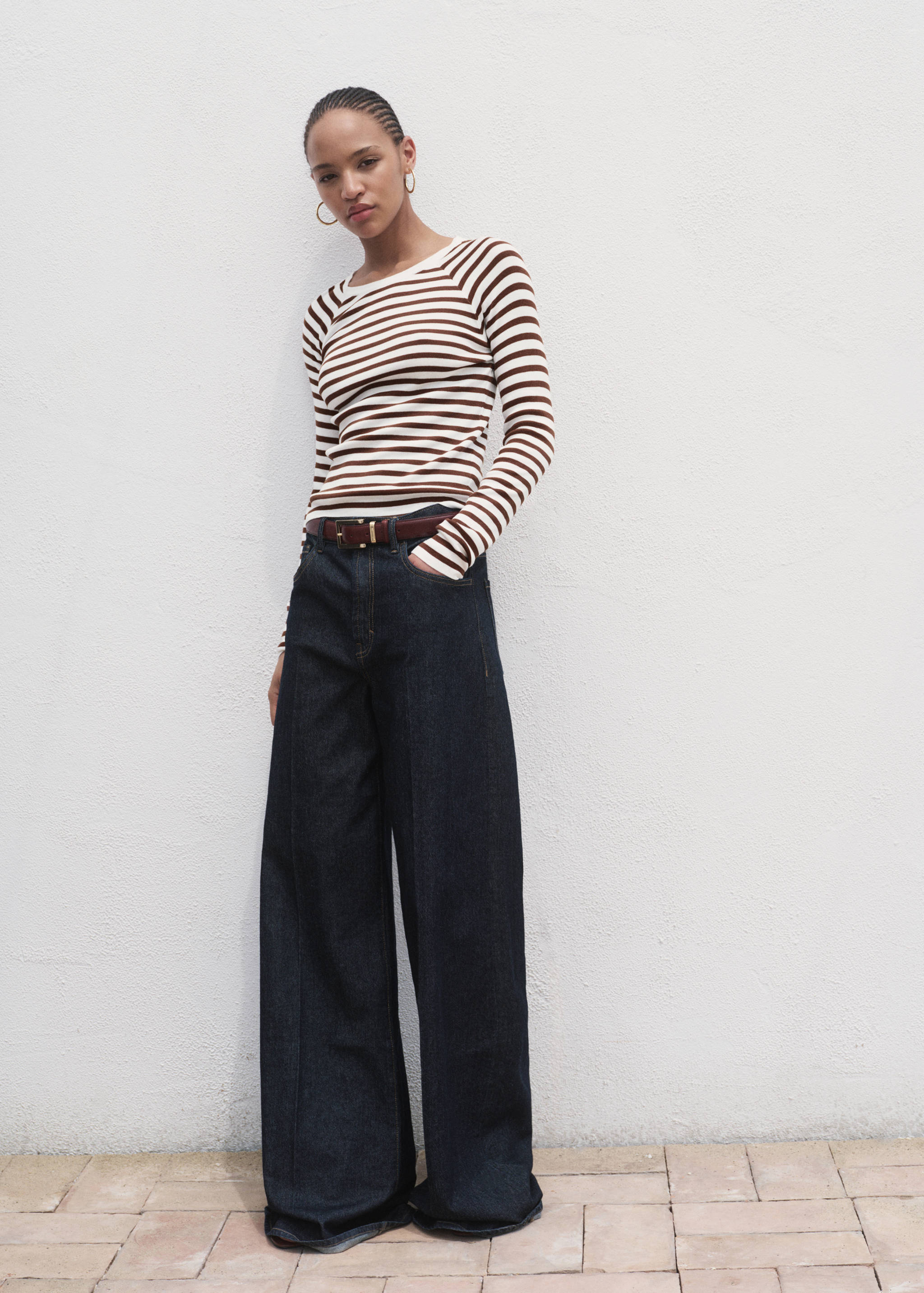 Long-sleeved fine-knit sweater - General plane