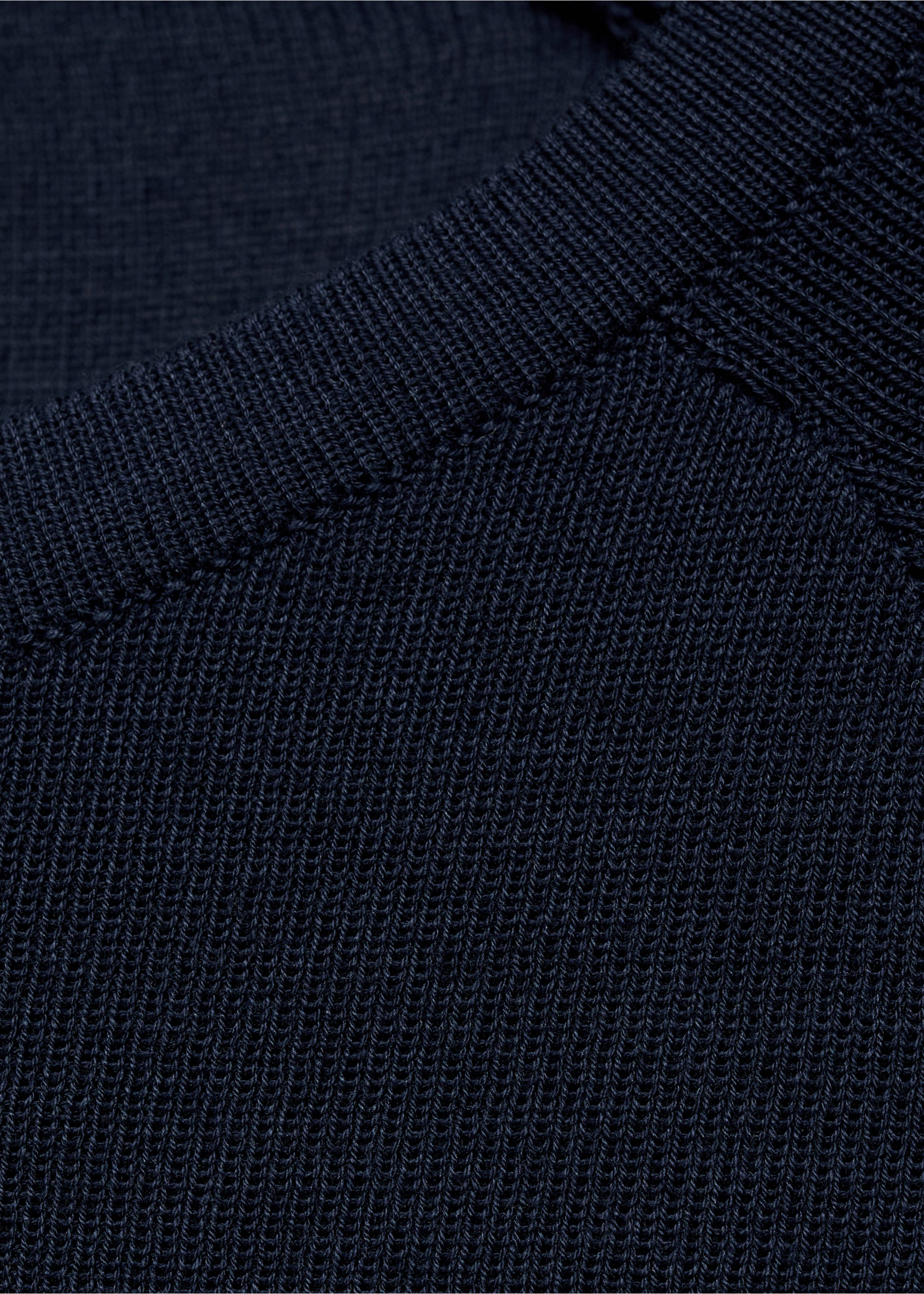 Long-sleeved fine-knit sweater - Details of the article 8, Dark Navy. Ref: 17004106-00.