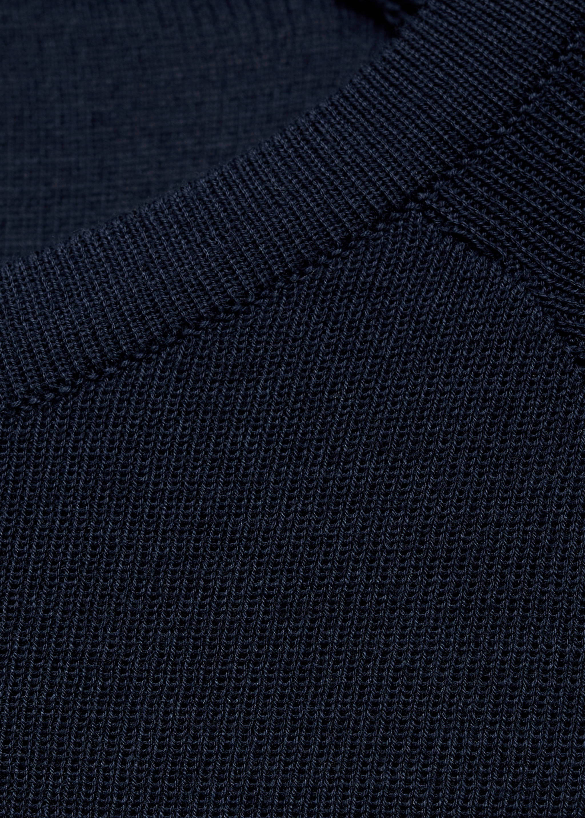Long-sleeved fine-knit sweater - Details of the article 8