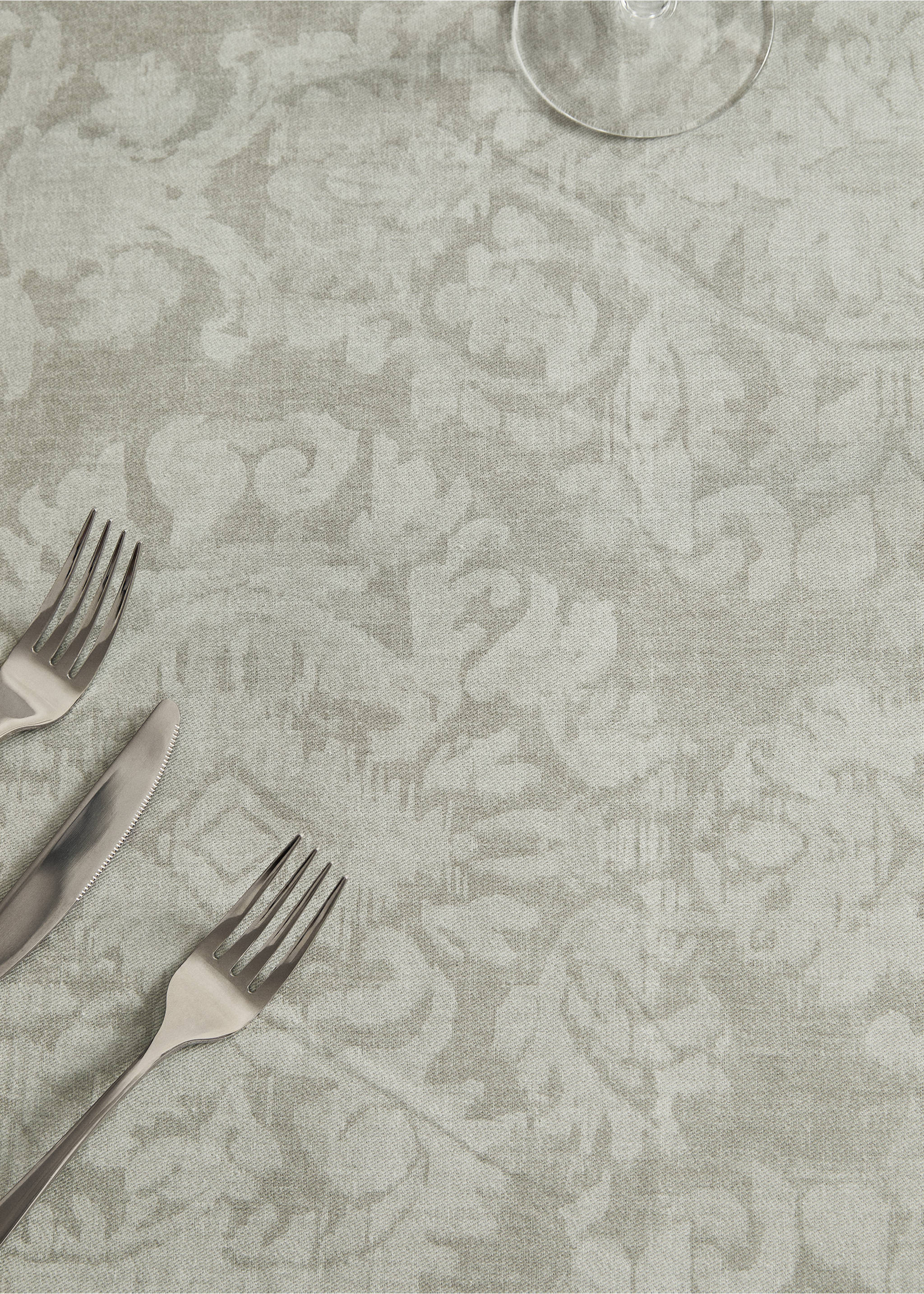 Damask-print cotton tablecloth for 6 to 8 diners - Details of the article 7, Sand. Ref: 17004137-00.