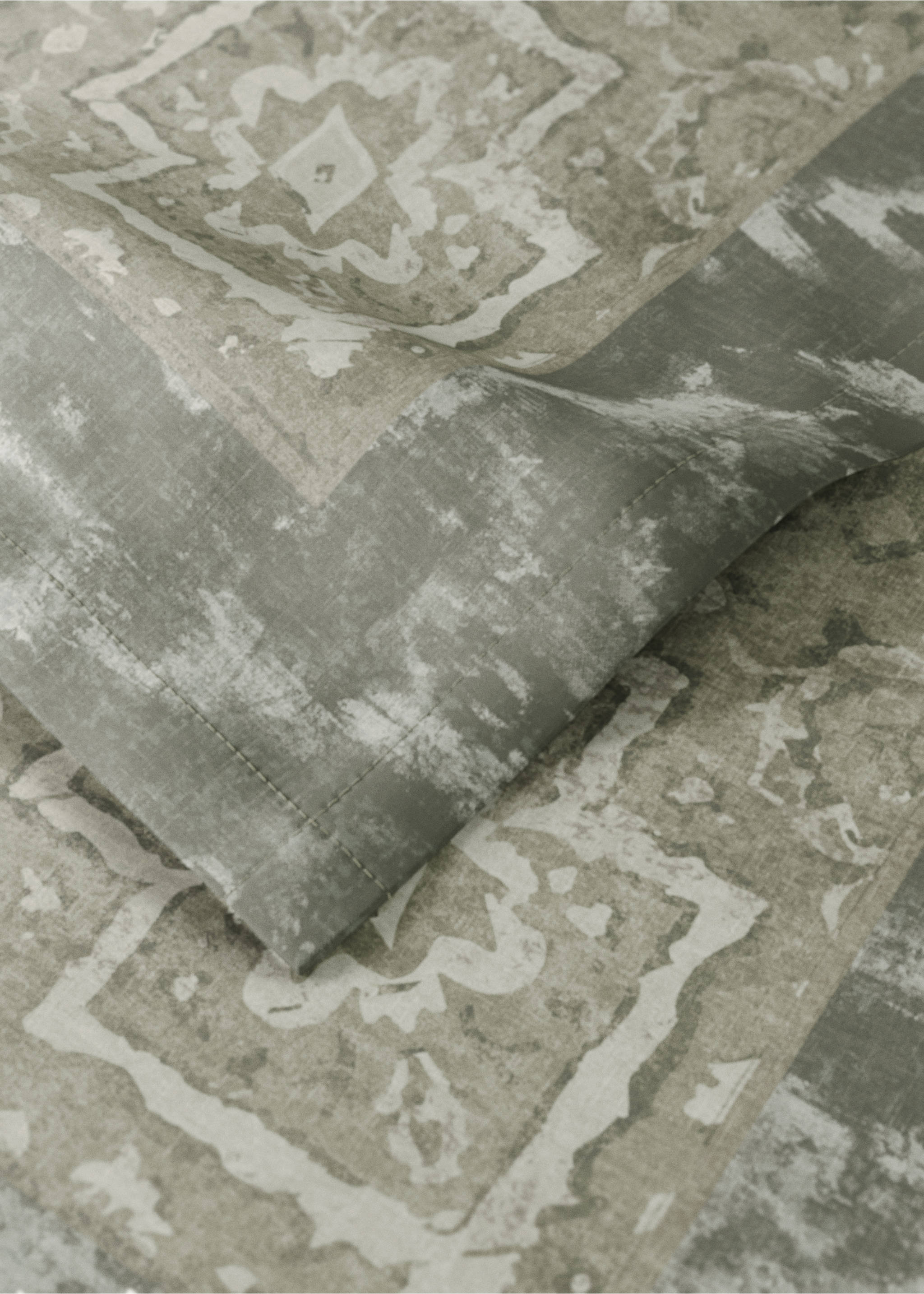 Damask-print cotton tablecloth for 6 to 8 diners - Details of the article 1, Sand. Ref: 17004137-00.