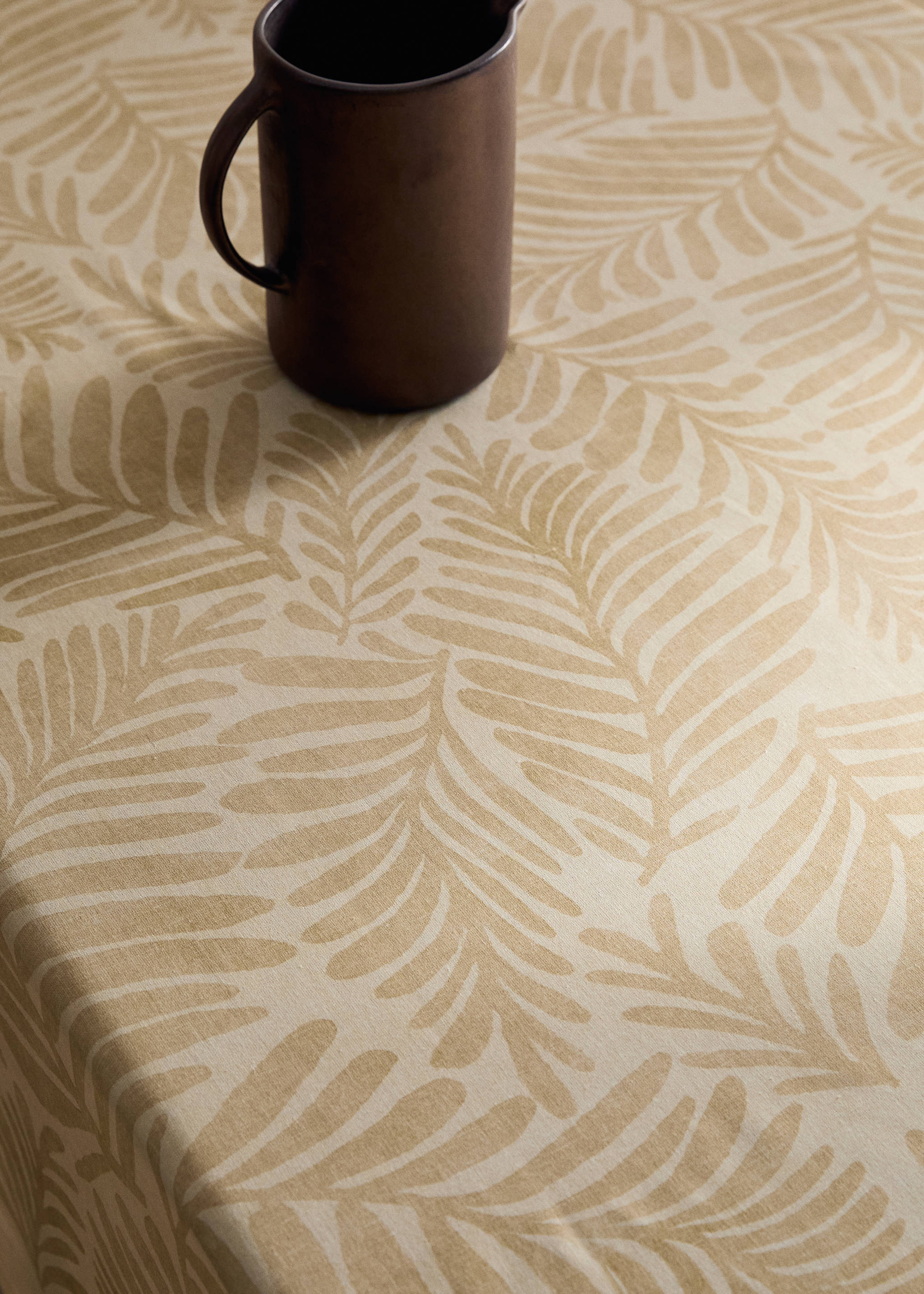 Cotton tablecloth with leaf print for 6 to 8 guests - Details of the article 7