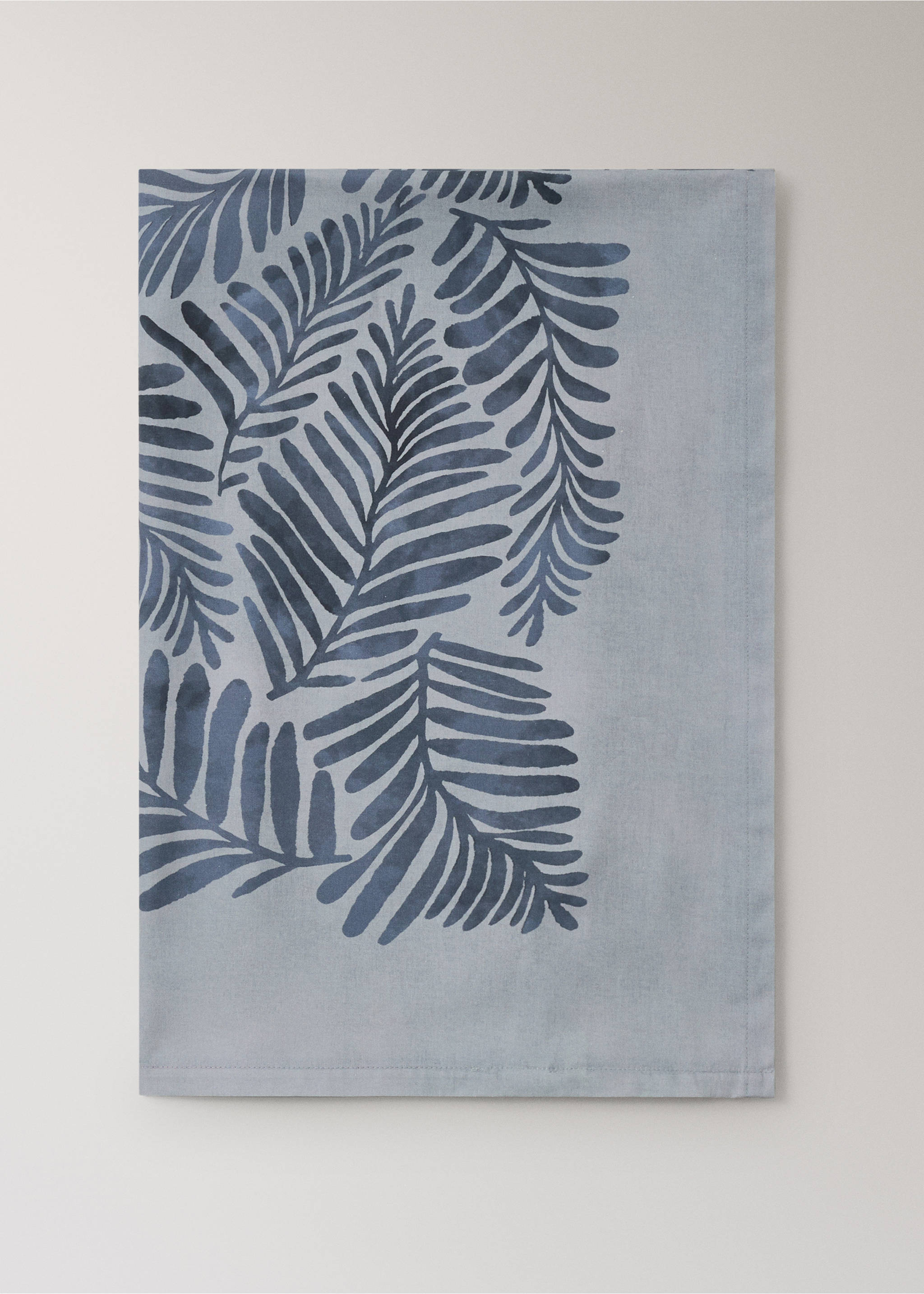 Cotton tablecloth with leaf print for 6 to 8 guests - Article without model, Ink Blue. Ref: 17004143-00.
