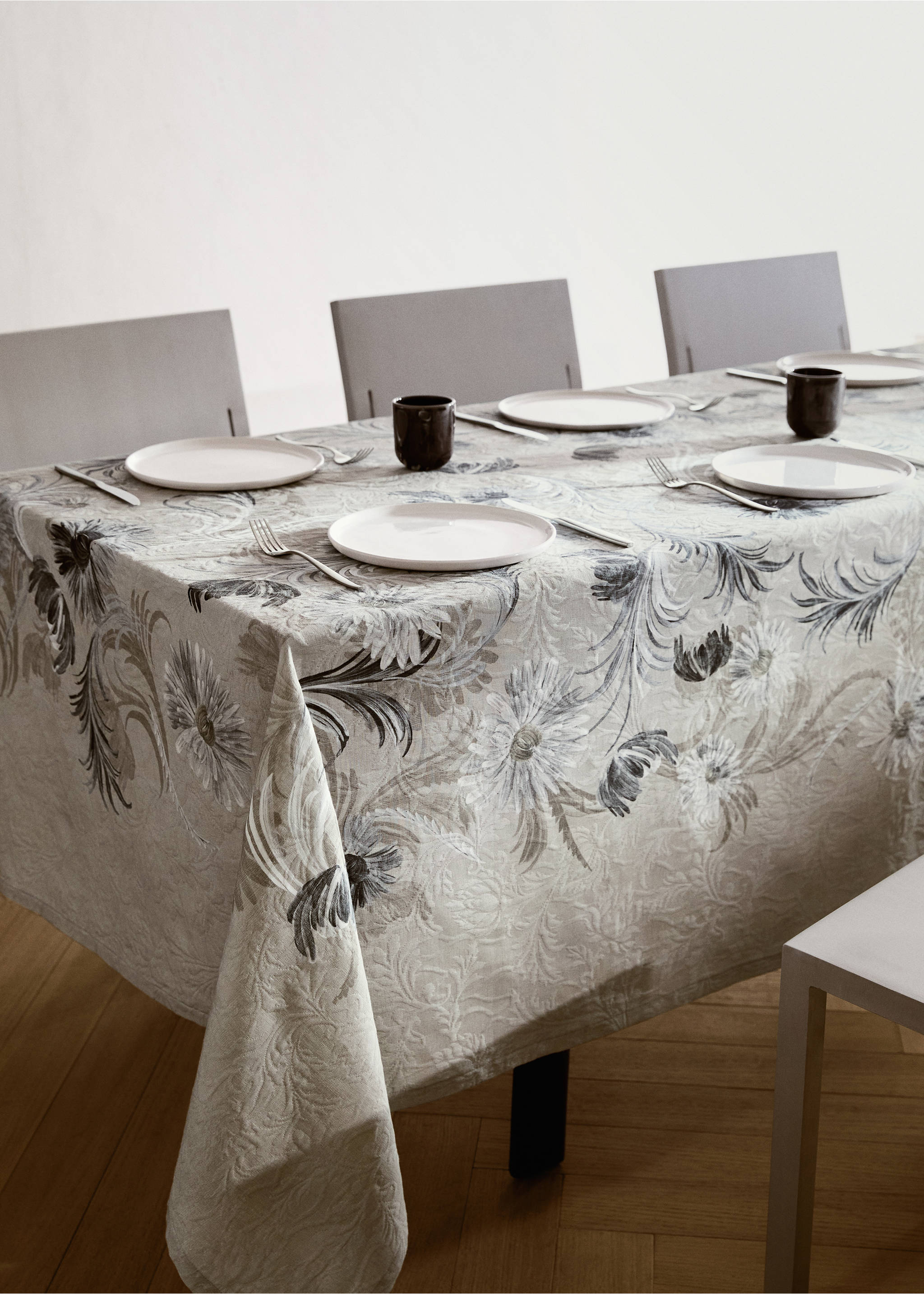 Cotton jacquard floral-print tablecloth for 6 to 8 diners - General plane, Grey. Ref: 17004145-00.