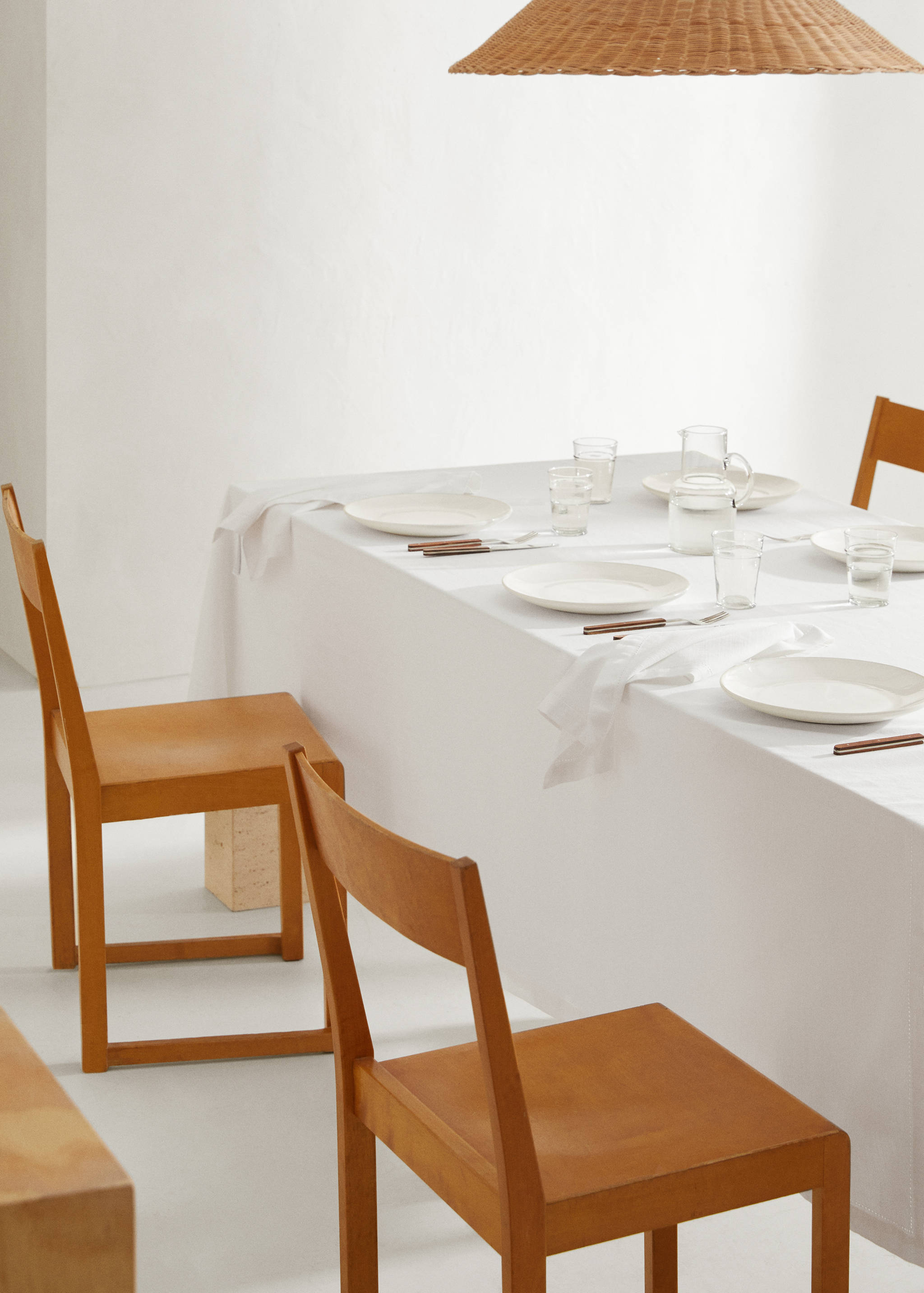 Cotton vanilla tablecloth for 2 to 4 diners - General plane