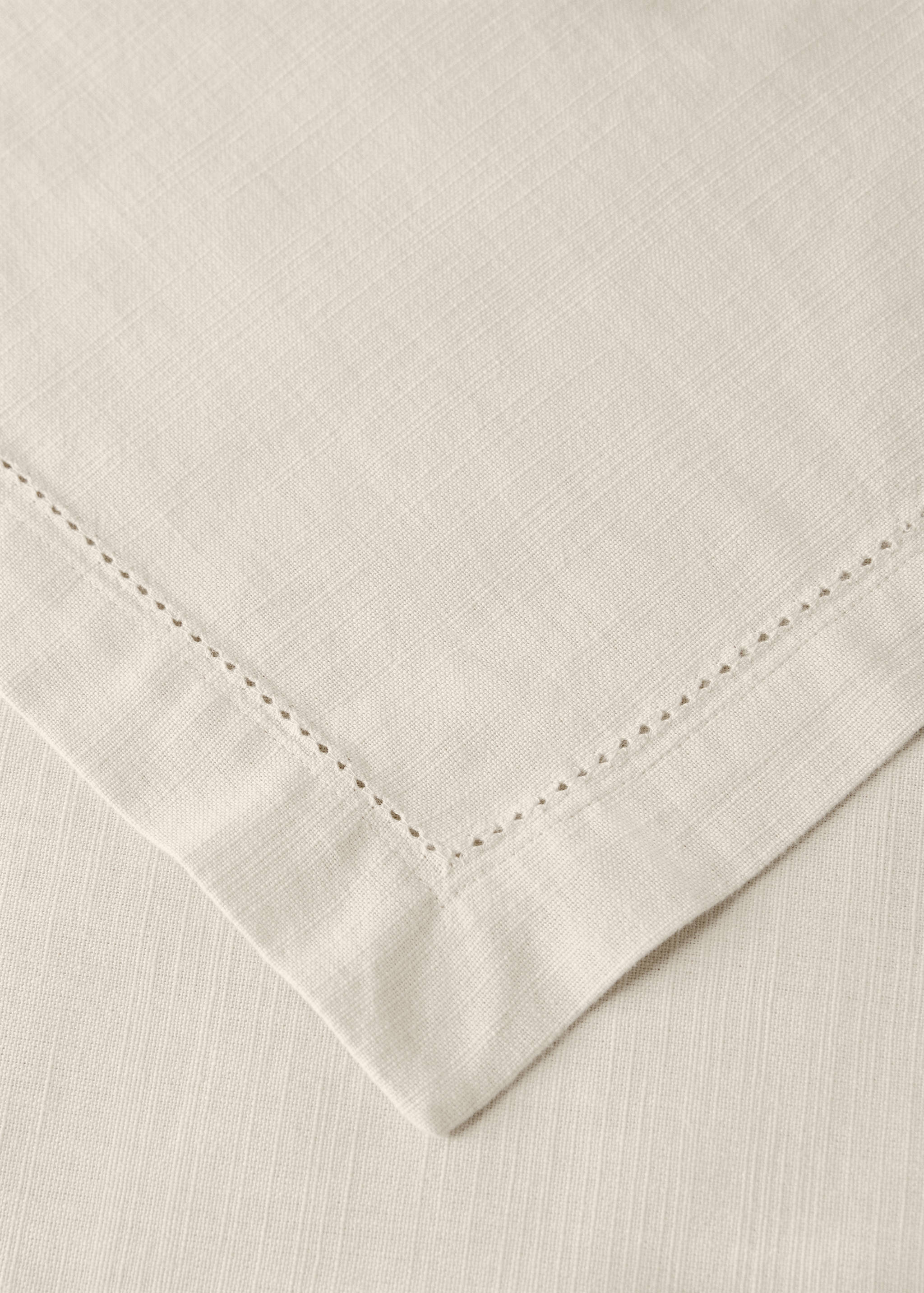 Cotton vanilla tablecloth for 2 to 4 diners - Details of the article 1
