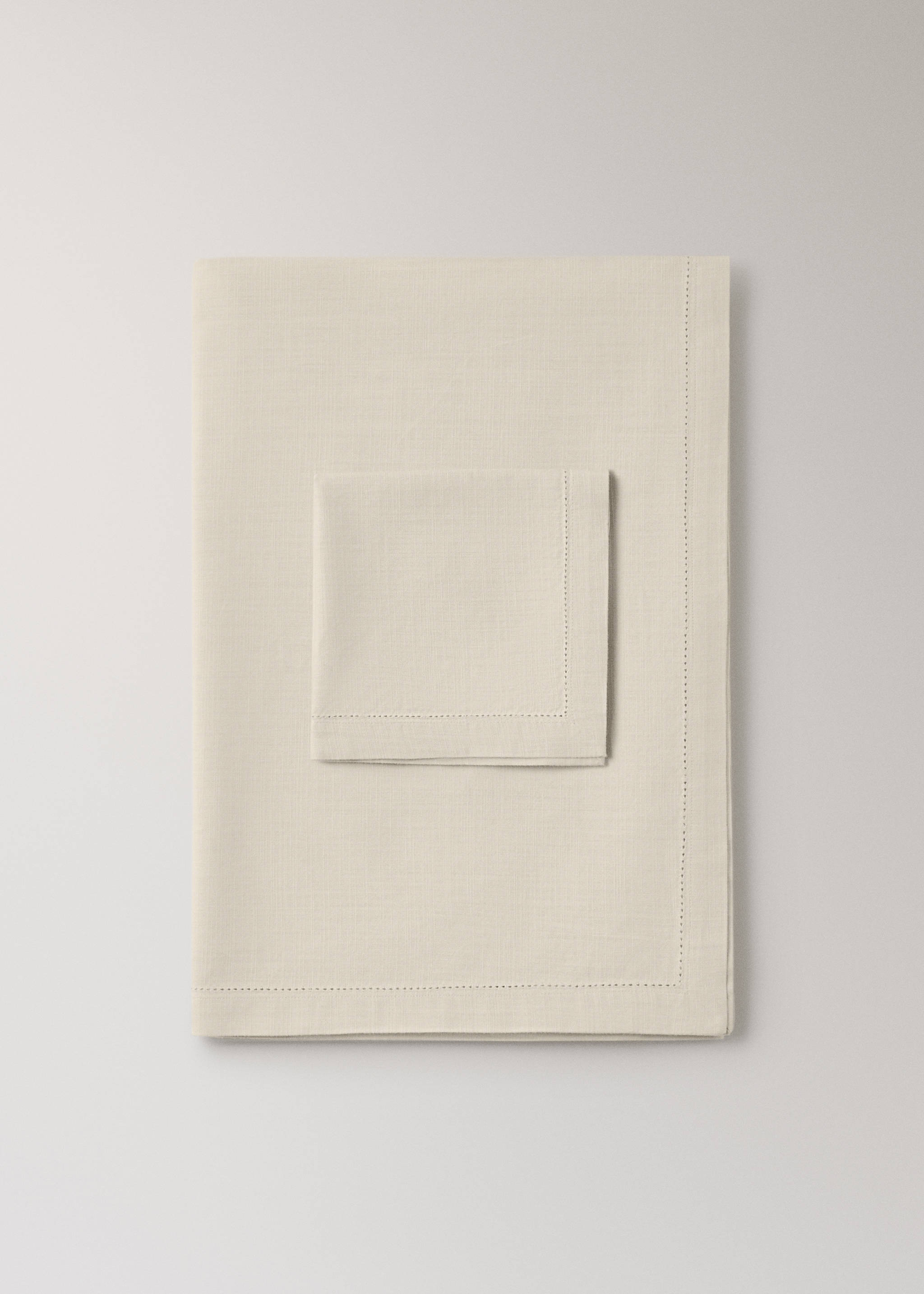 Cotton vanilla tablecloth for 2 to 4 diners - Article without model