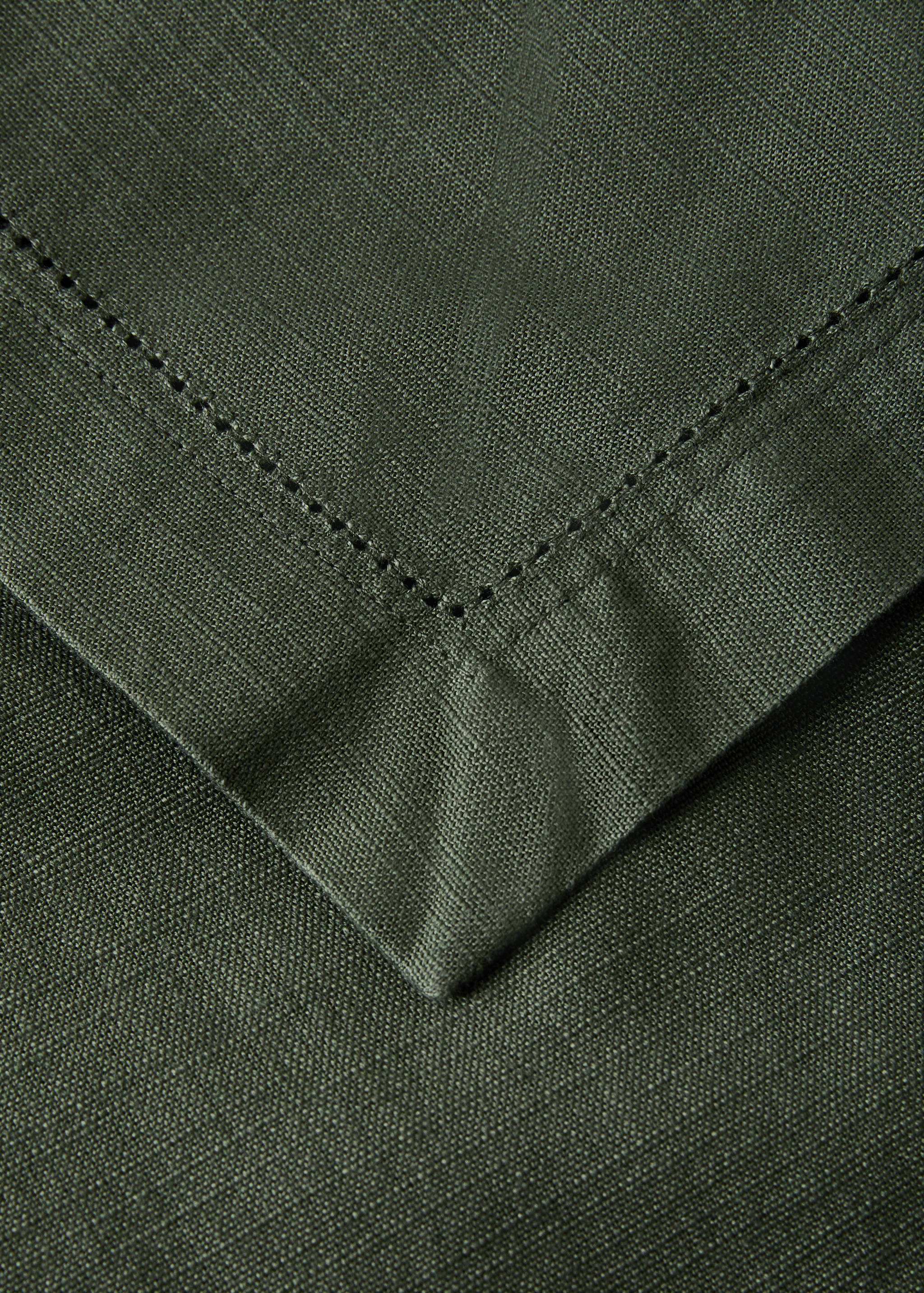Cotton vanilla tablecloth for 2 to 4 diners - Details of the article 1