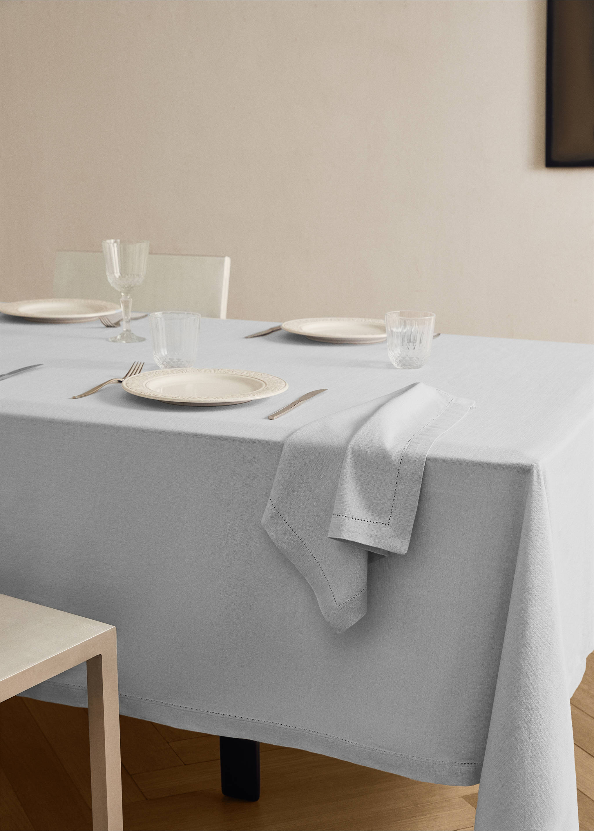 Cotton vanilla tablecloth for 2 to 4 diners - General plane, Grey. Ref: 17004147-00.