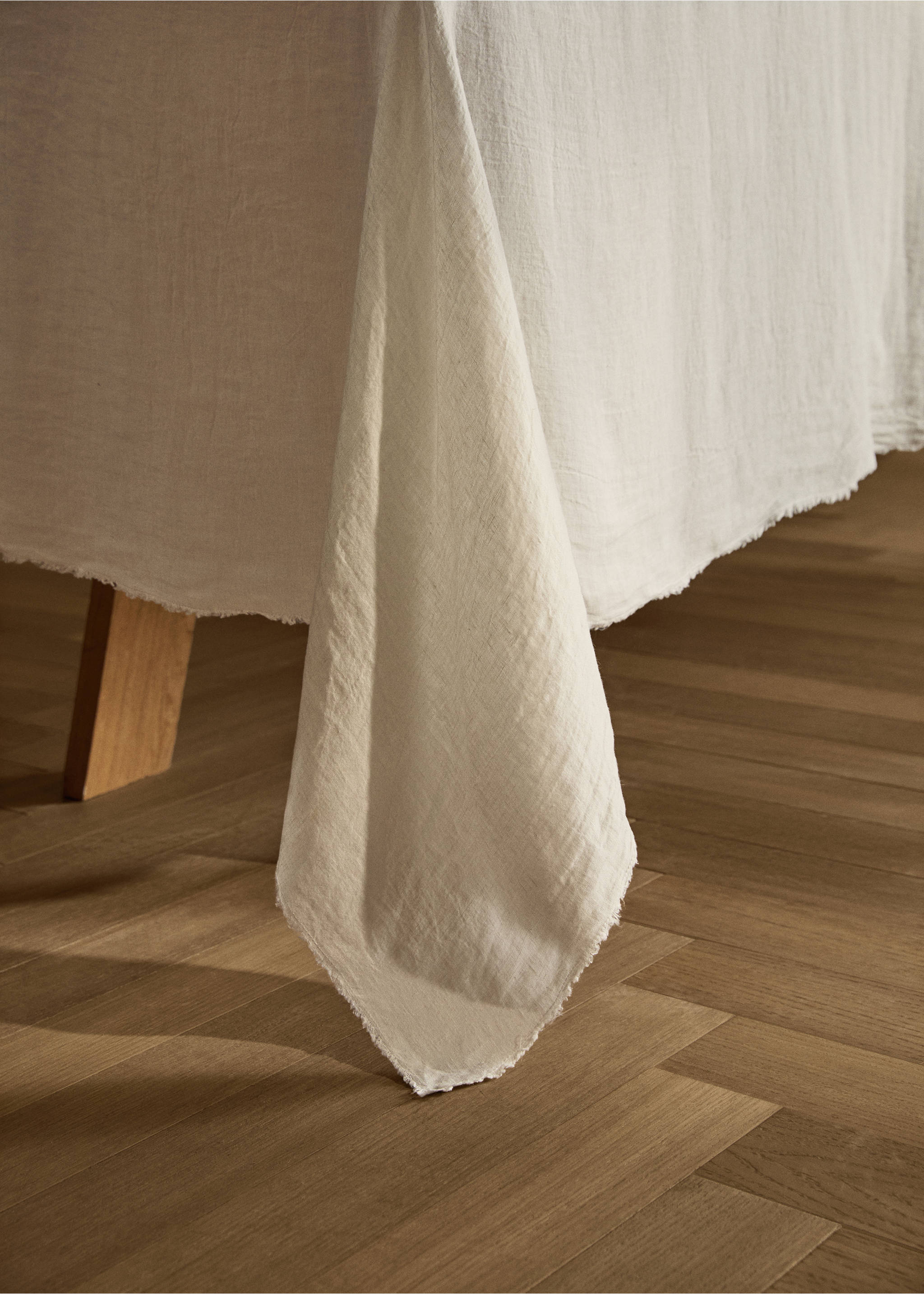 Beige textured tablecloth with a fringed hem., Off White. Ref: 17004150-00.