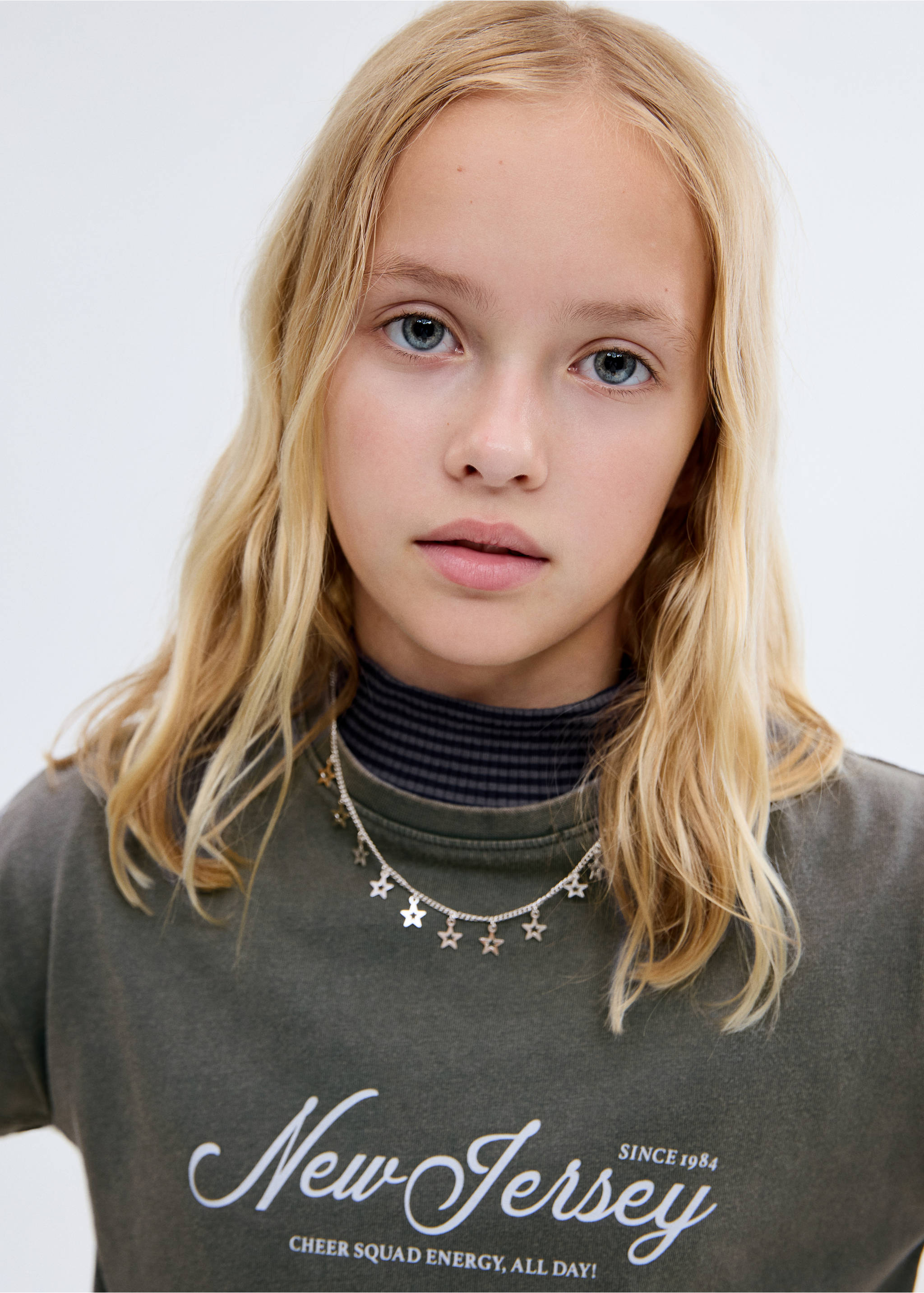 Printed cropped t-shirt - Details of the article 1, Charcoal. Ref: 17004432-00.