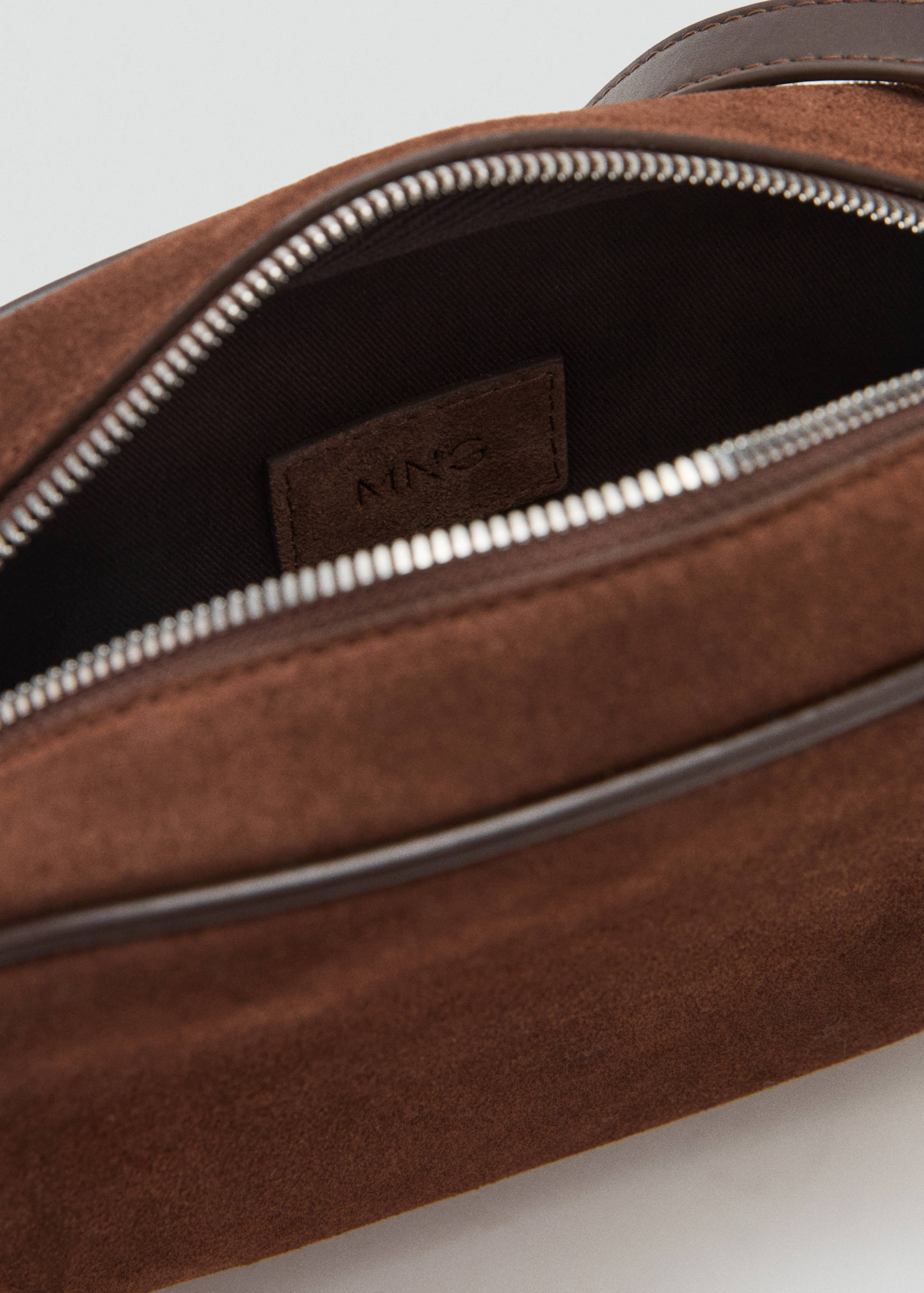 Suede leather shoulder bag - Details of the article 2