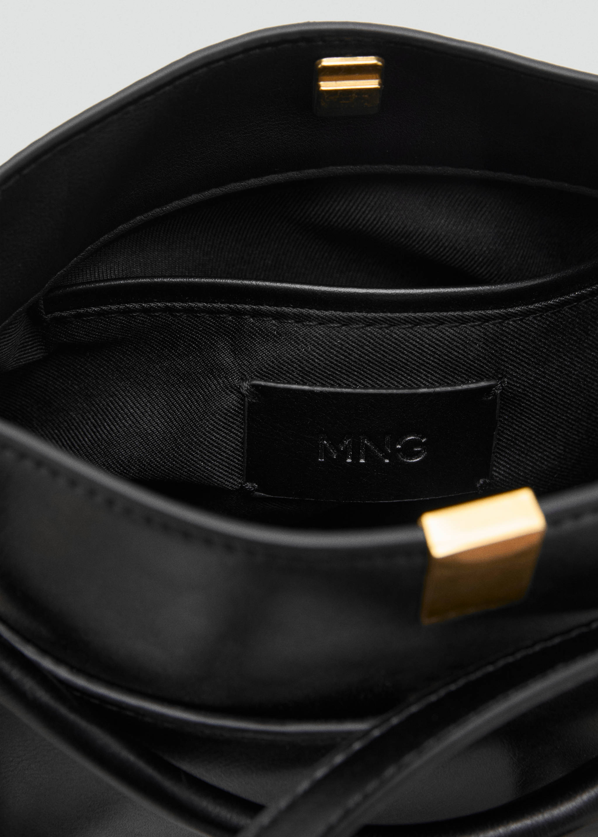 Bucket bag with metal detail - Details of the article 3