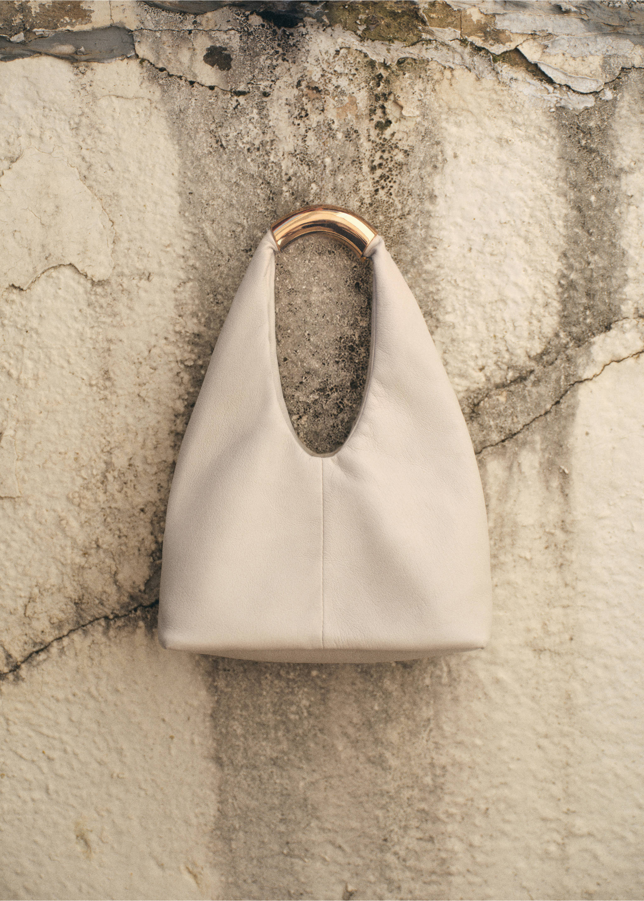 Handbag with metal handle - General plane, Off White. Ref: 17004452-00.
