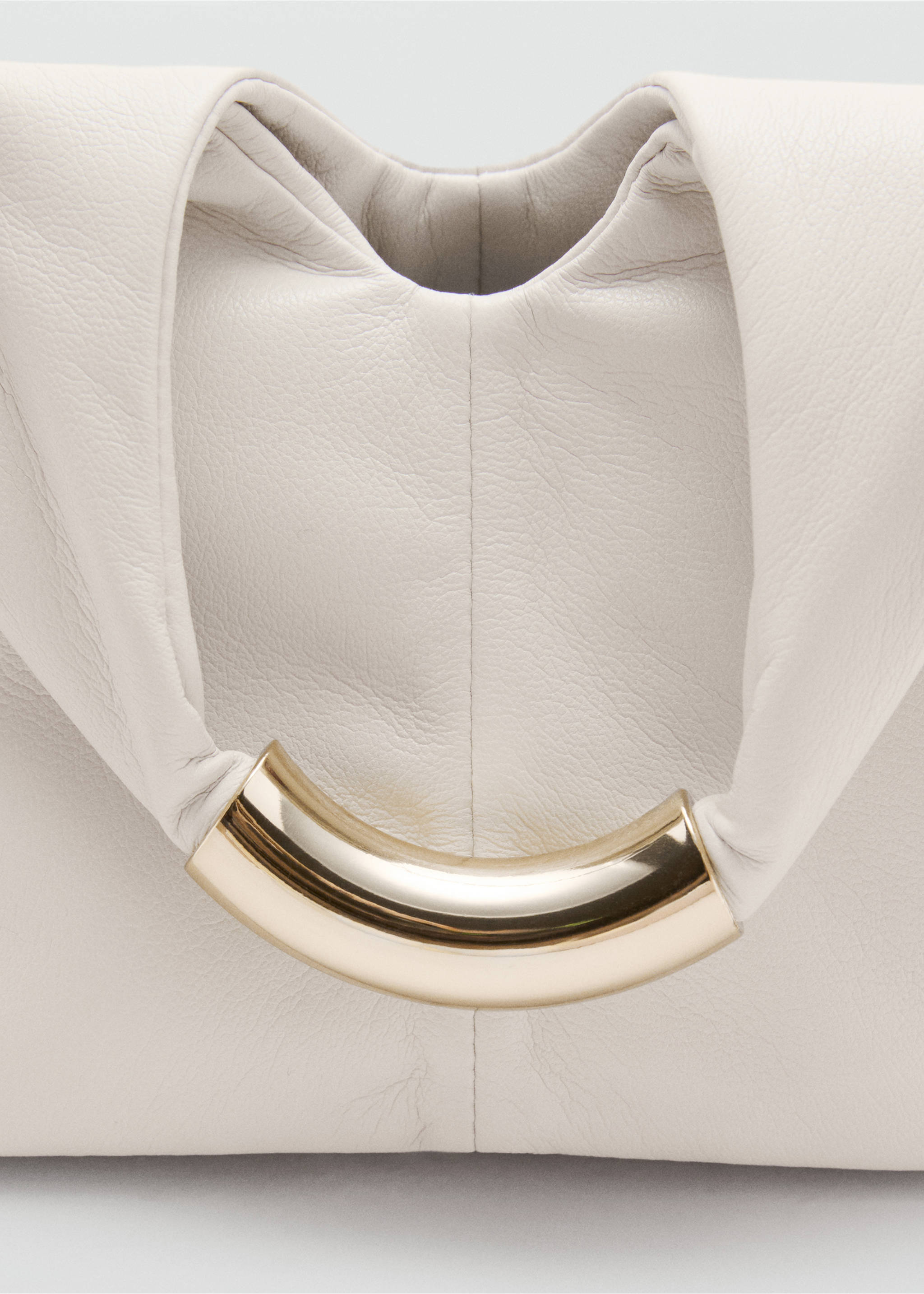 Handbag with metal handle - Details of the article 2, Off White. Ref: 17004452-00.