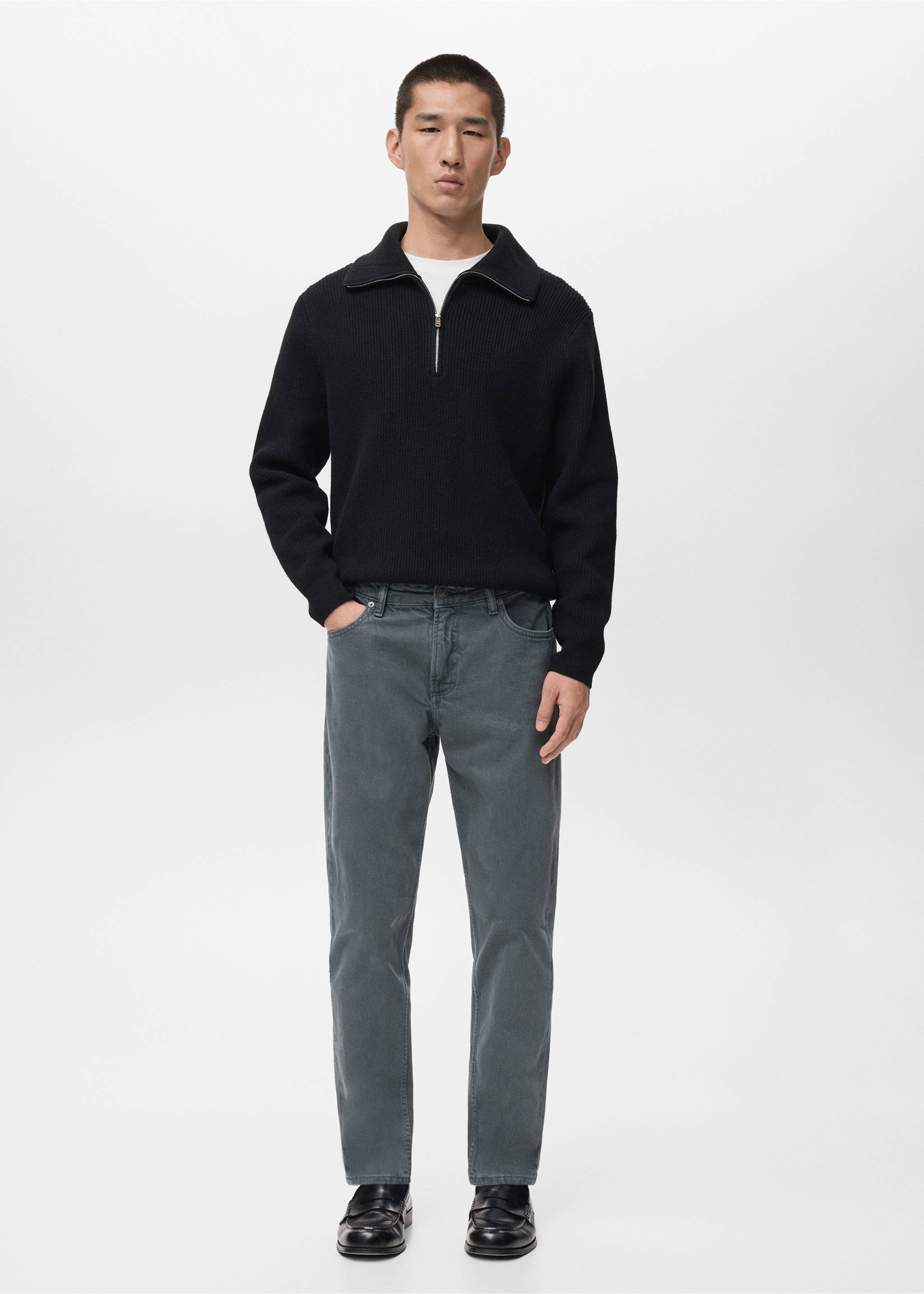 Jean Ben cropped tapered-fit - Plan général, Gris foncé. Ref: 17005150-00.