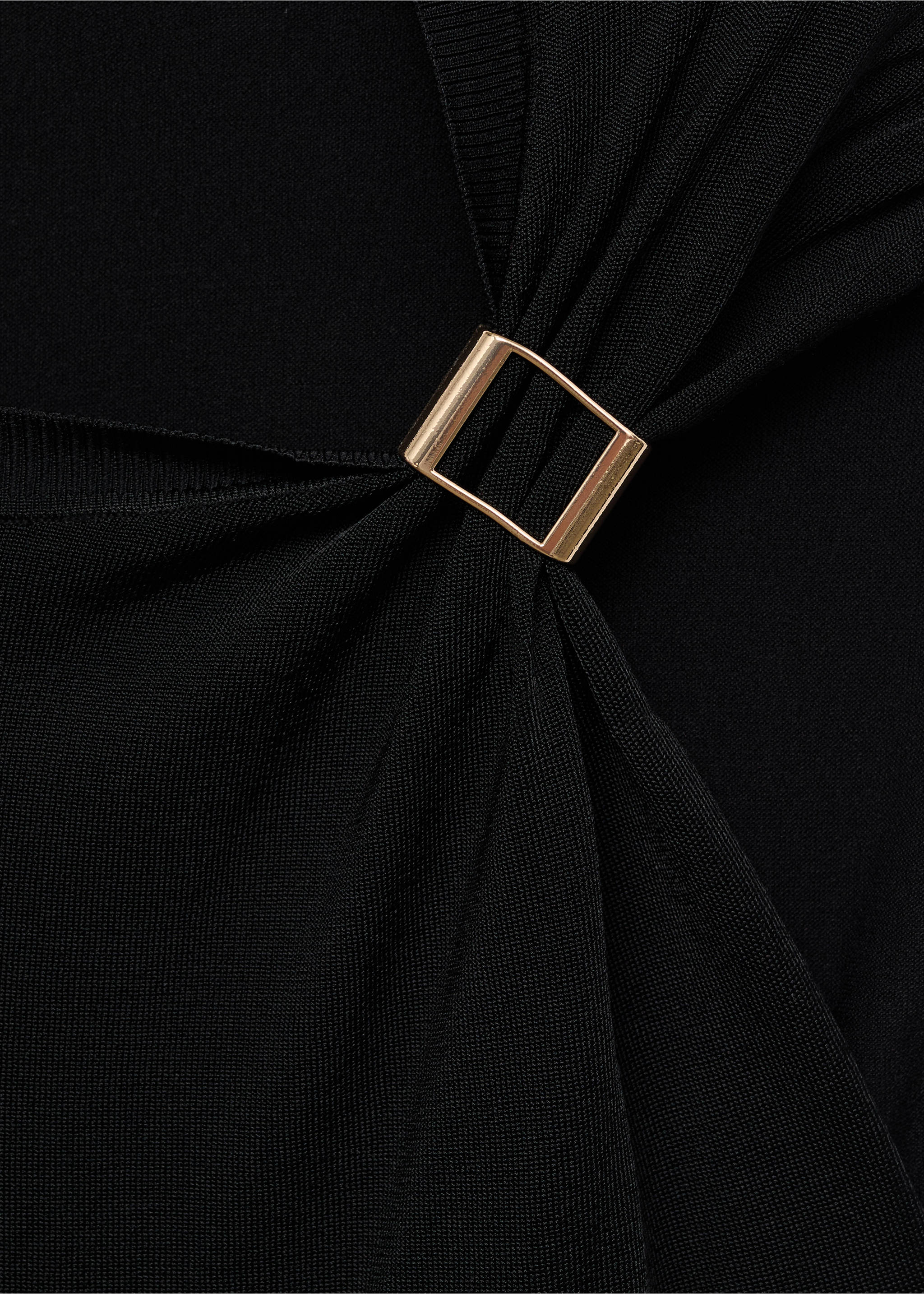 Short-sleeved sweater with metallic detail - Details of the article 8, Black. Ref: 17005809-00.
