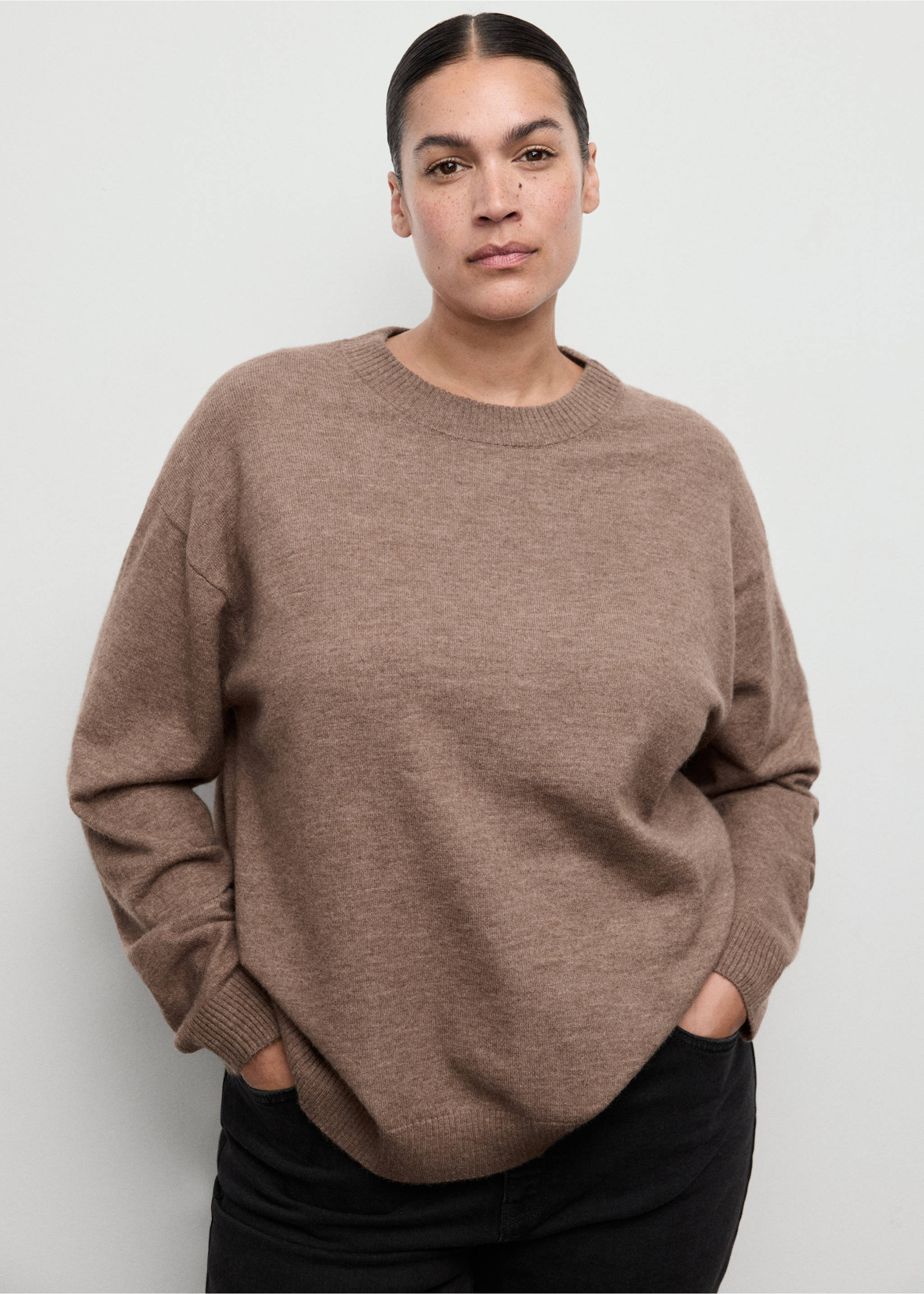 Oversized sweater with ribbed trim - Details of the article 5, Medium Brown. Ref: 17005812-00.