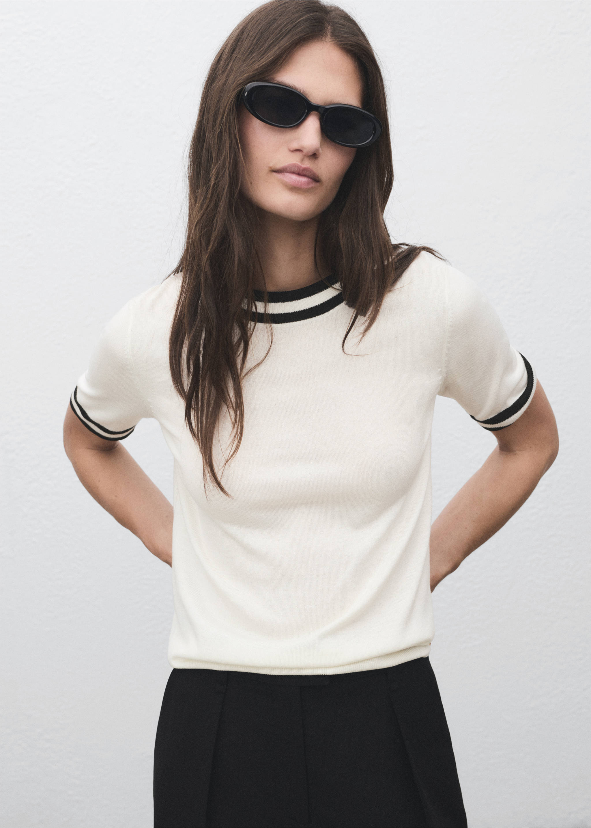 Short-sleeved sweater with contrasting stripes - Medium plane, Ecru. Ref: 17005813-00.