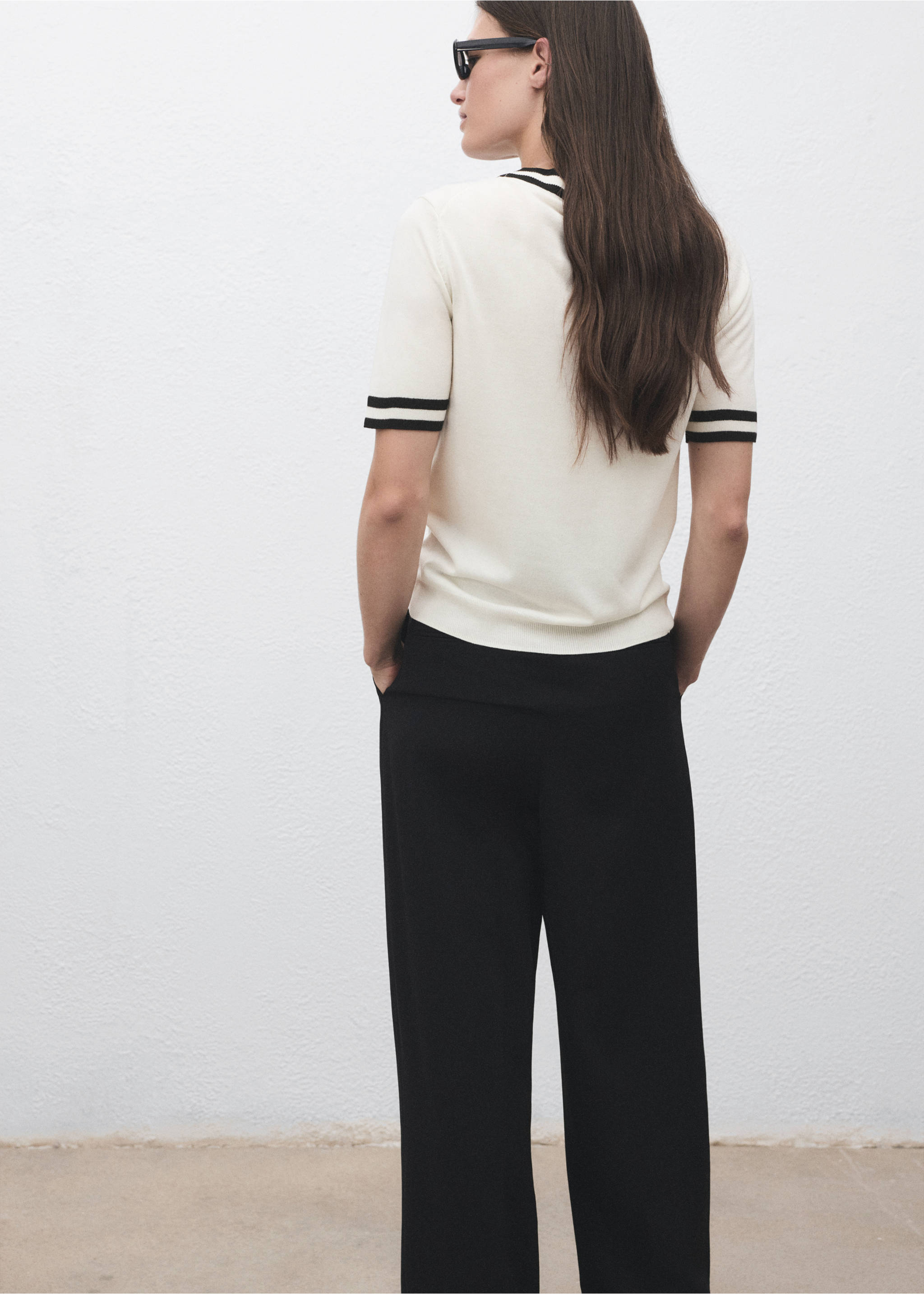 Short-sleeved sweater with contrasting stripes - Reverse of the article, Ecru. Ref: 17005813-00.