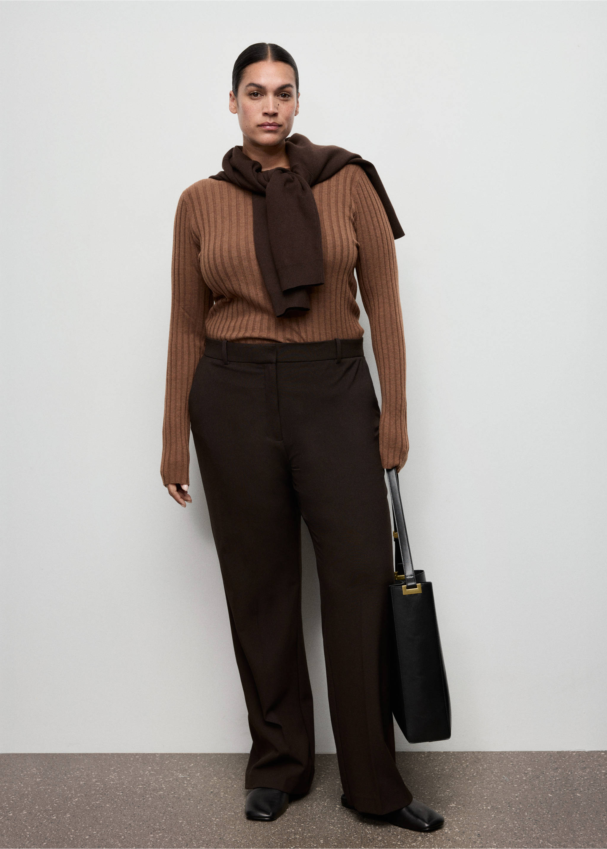Boat neck ribbed sweater - Details of the article 3, Chocolate. Ref: 17005815-00.