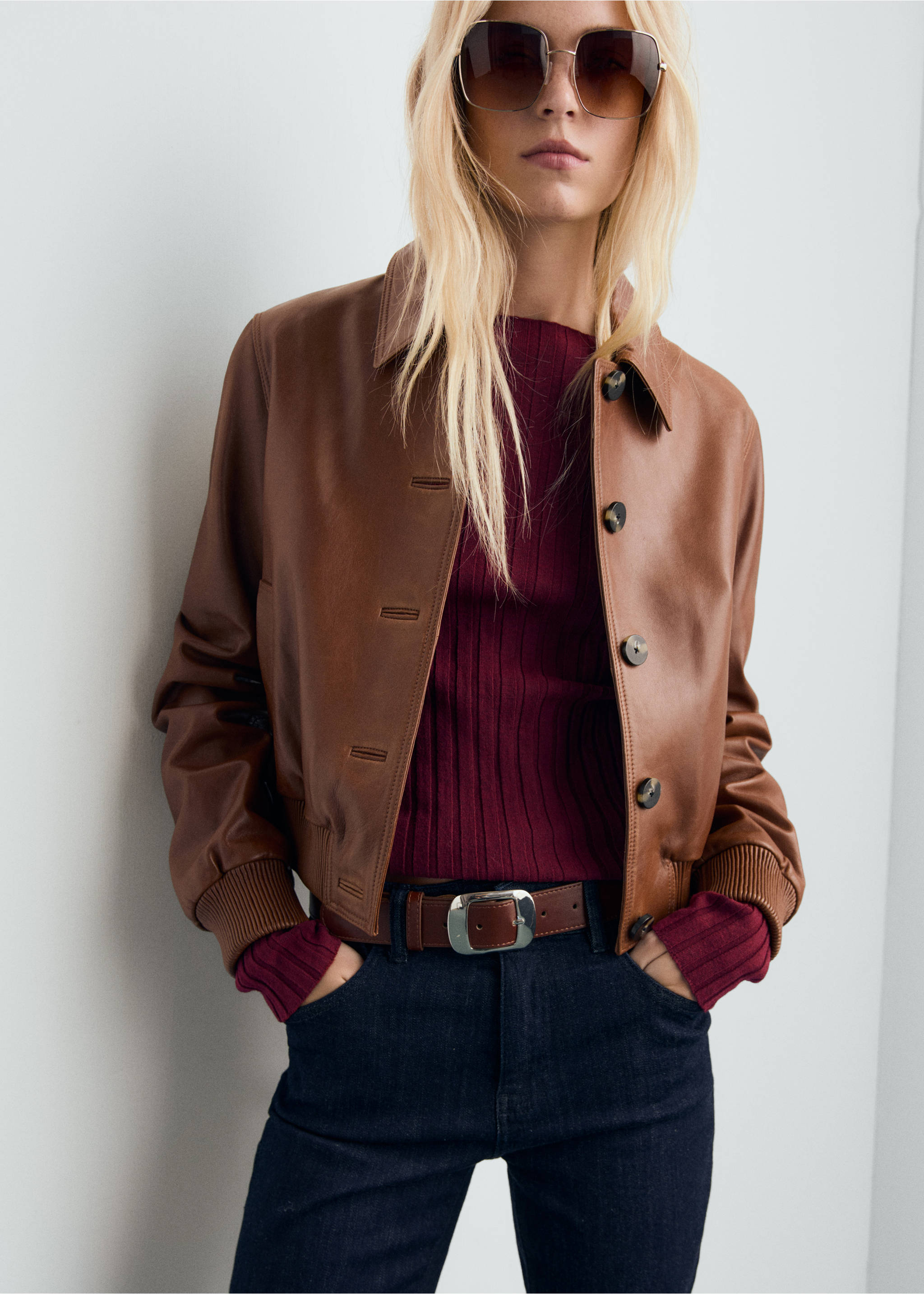 Boat neck ribbed sweater - Details of the article 2, Wine. Ref: 17005815-00.