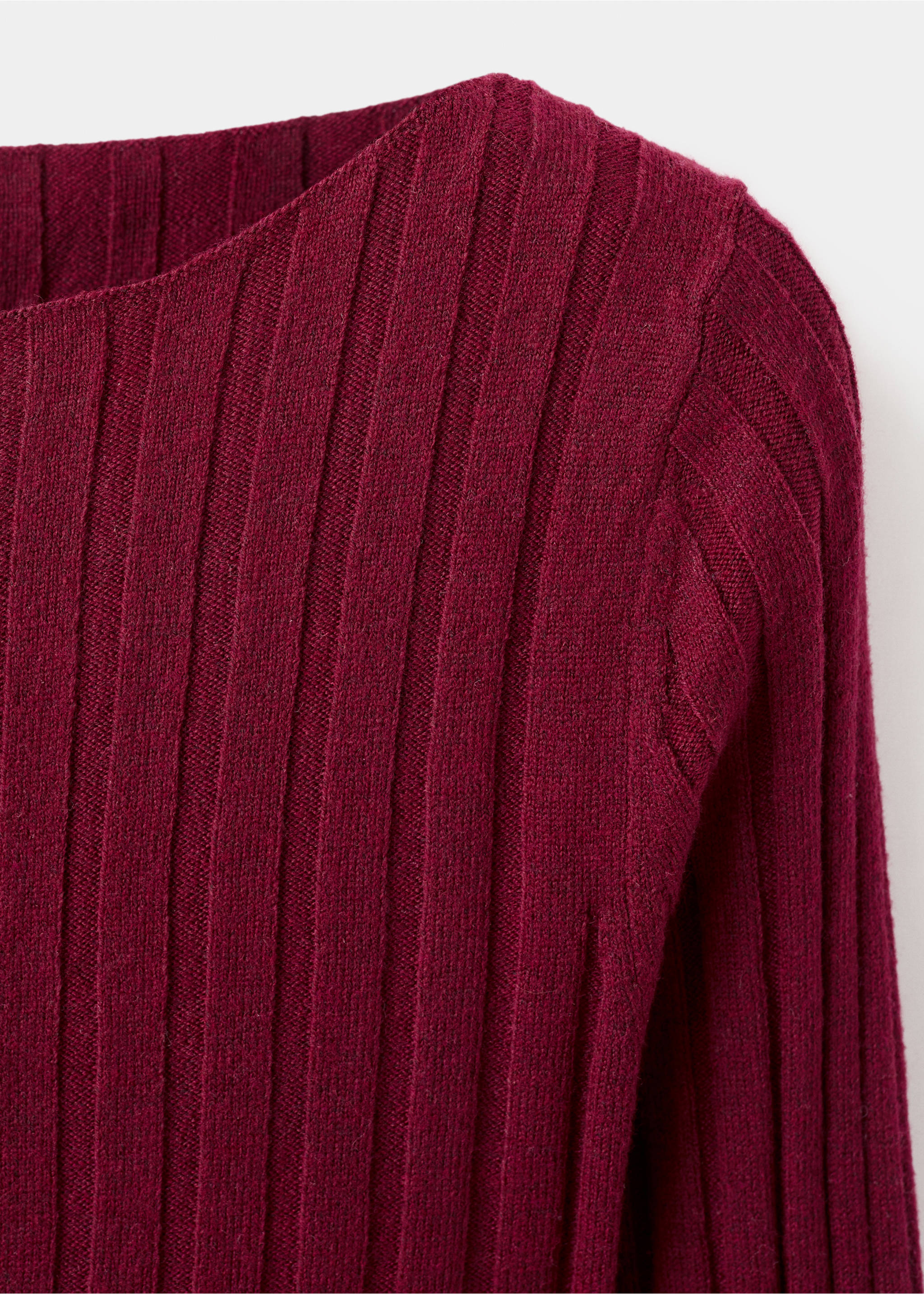 Boat neck ribbed sweater - Details of the article 8, Wine. Ref: 17005815-00.