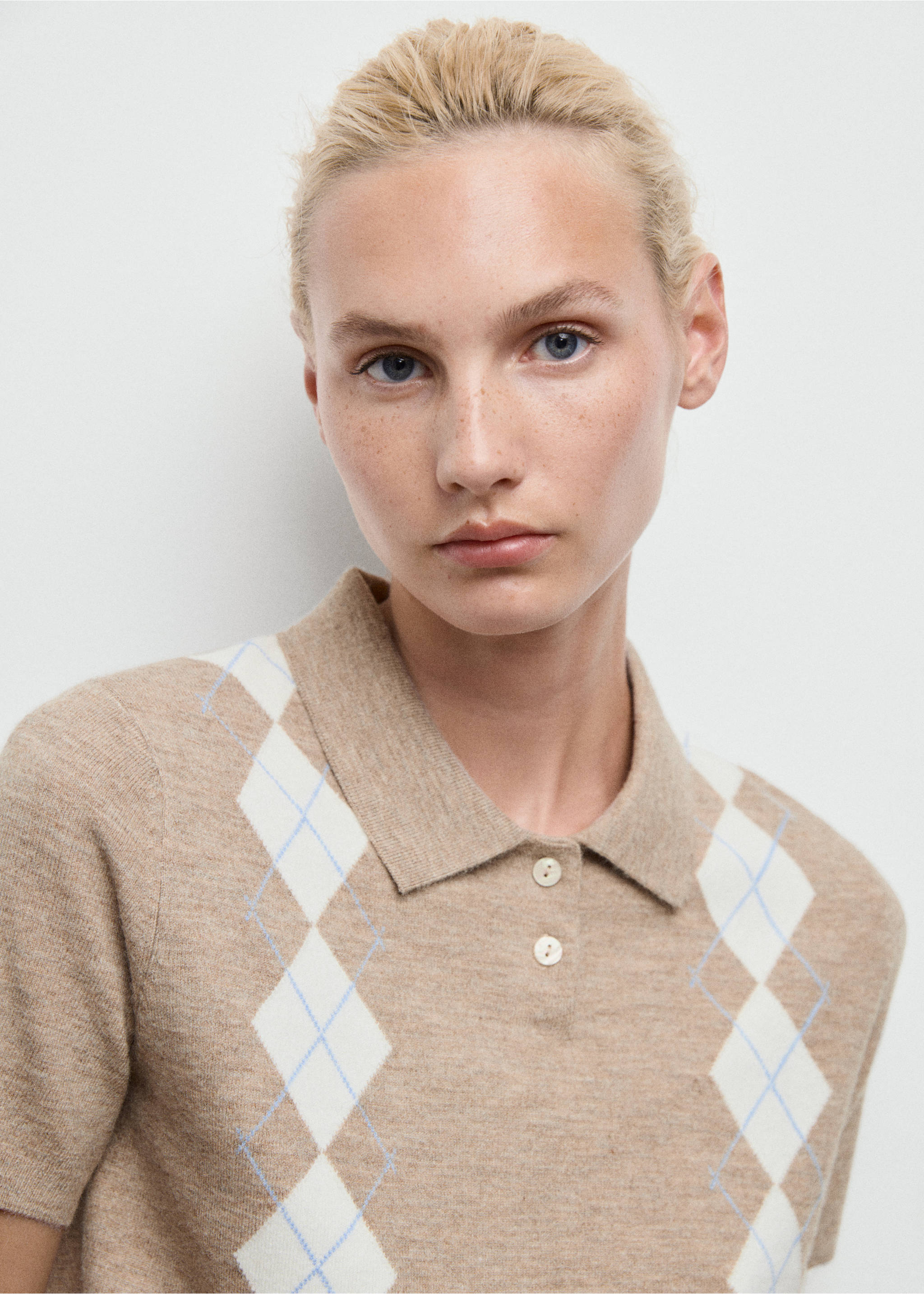 Argyle polo neck sweater - Details of the article 1, Medium Brown. Ref: 17005816-00.