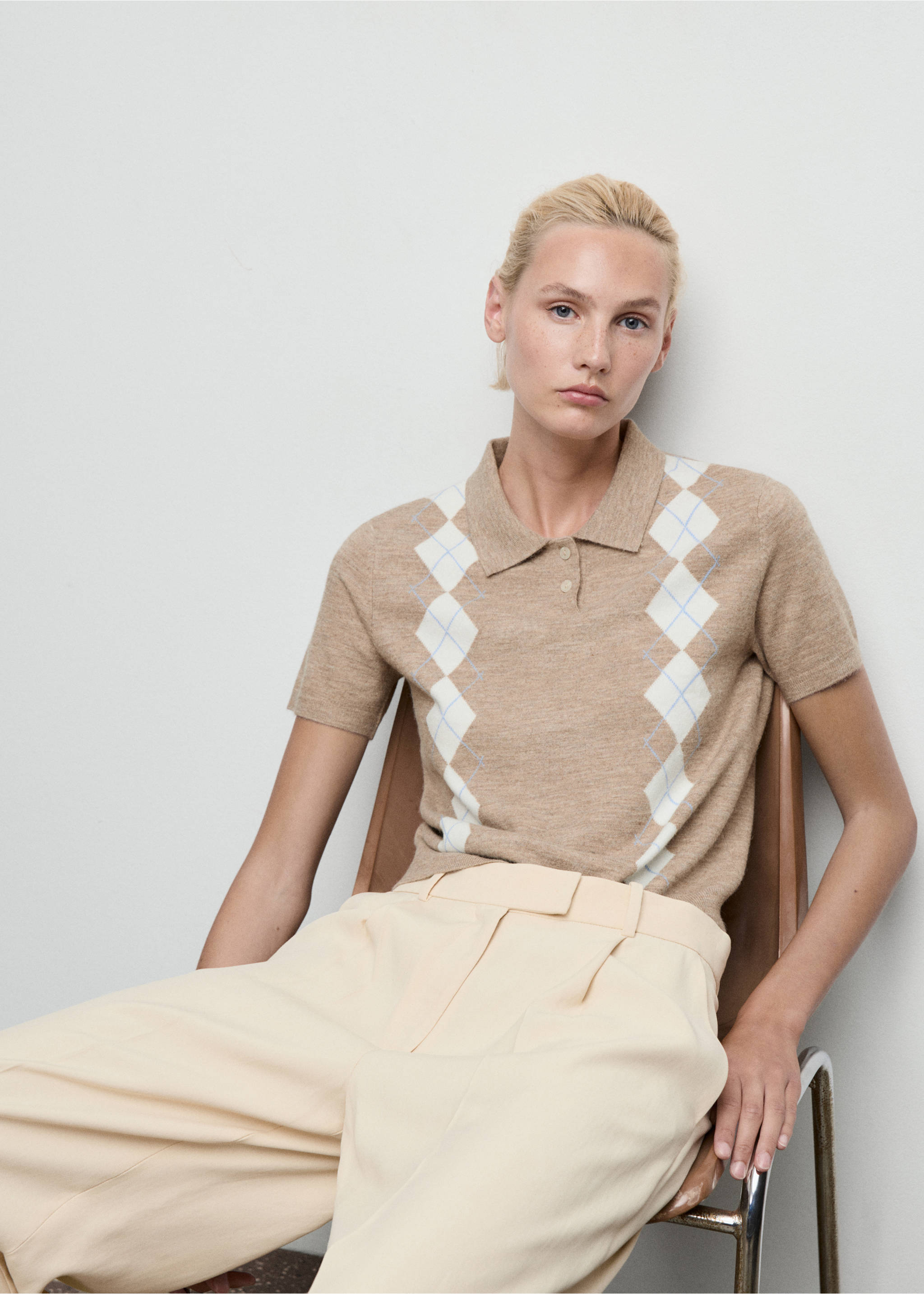 Argyle polo neck sweater - Details of the article 2, Medium Brown. Ref: 17005816-00.