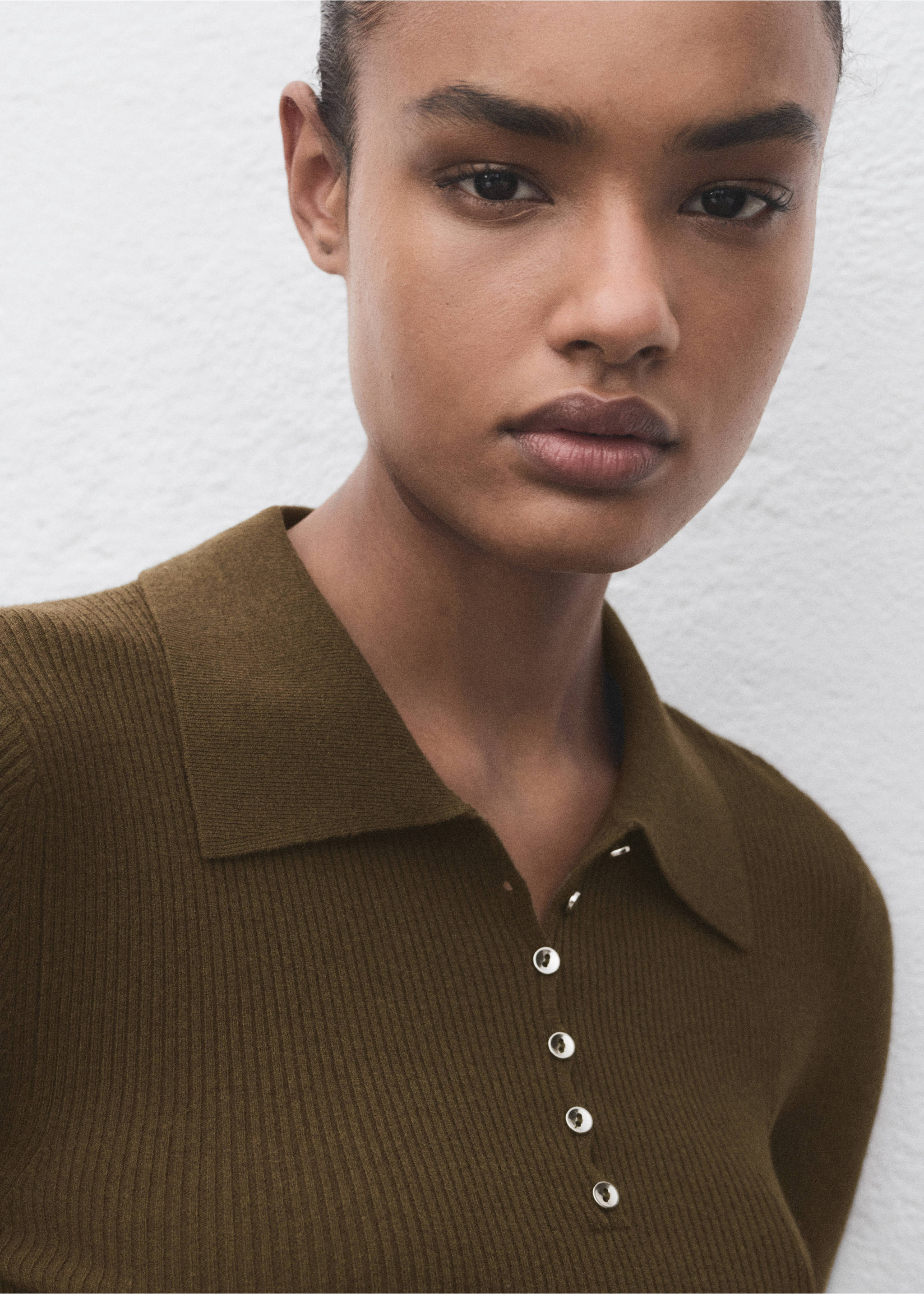 Polo-neck ribbed sweater - Details of the article 1, Khaki. Ref: 17005822-00.