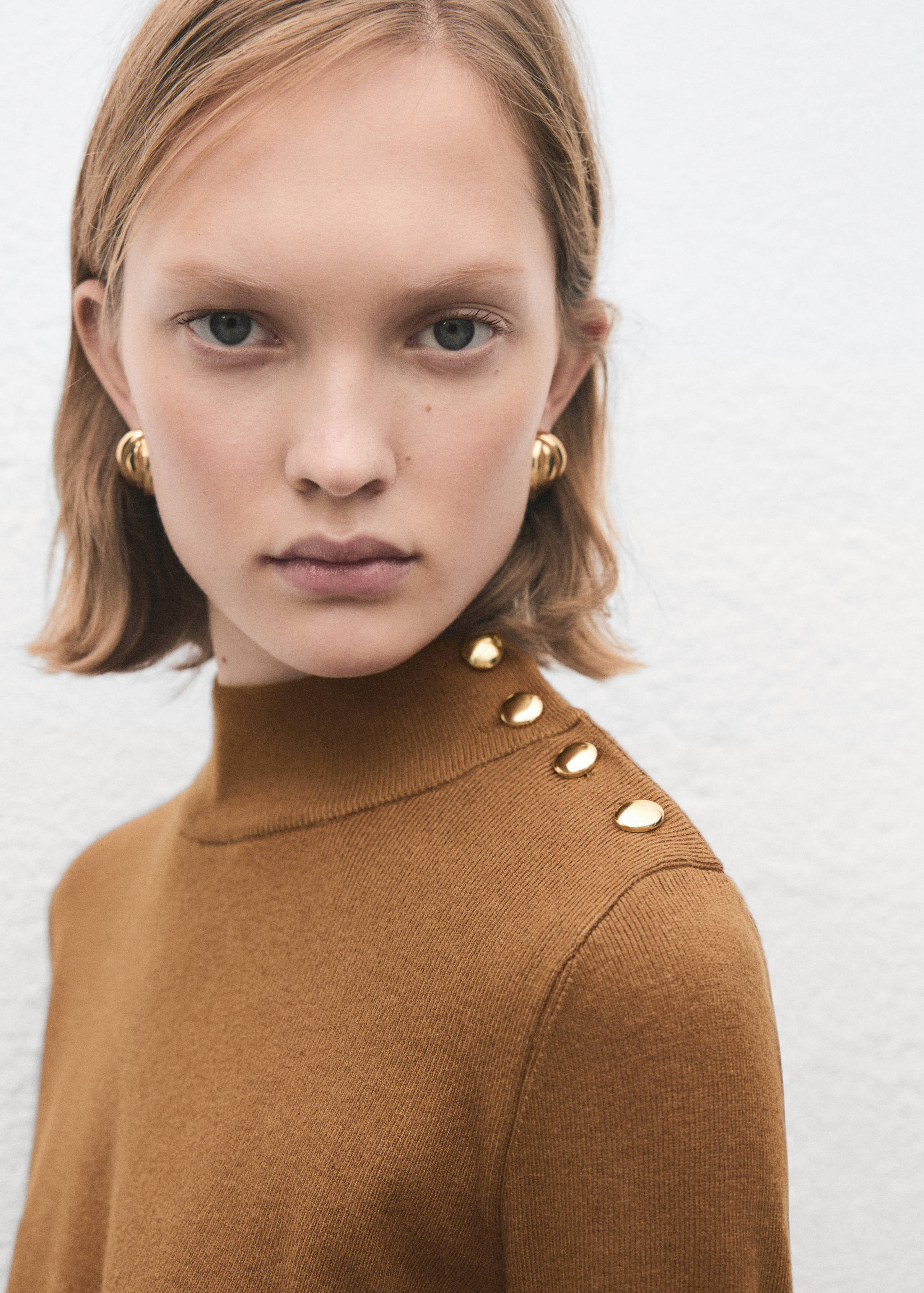 Perkins-neck sweater with button - Details of the article 1