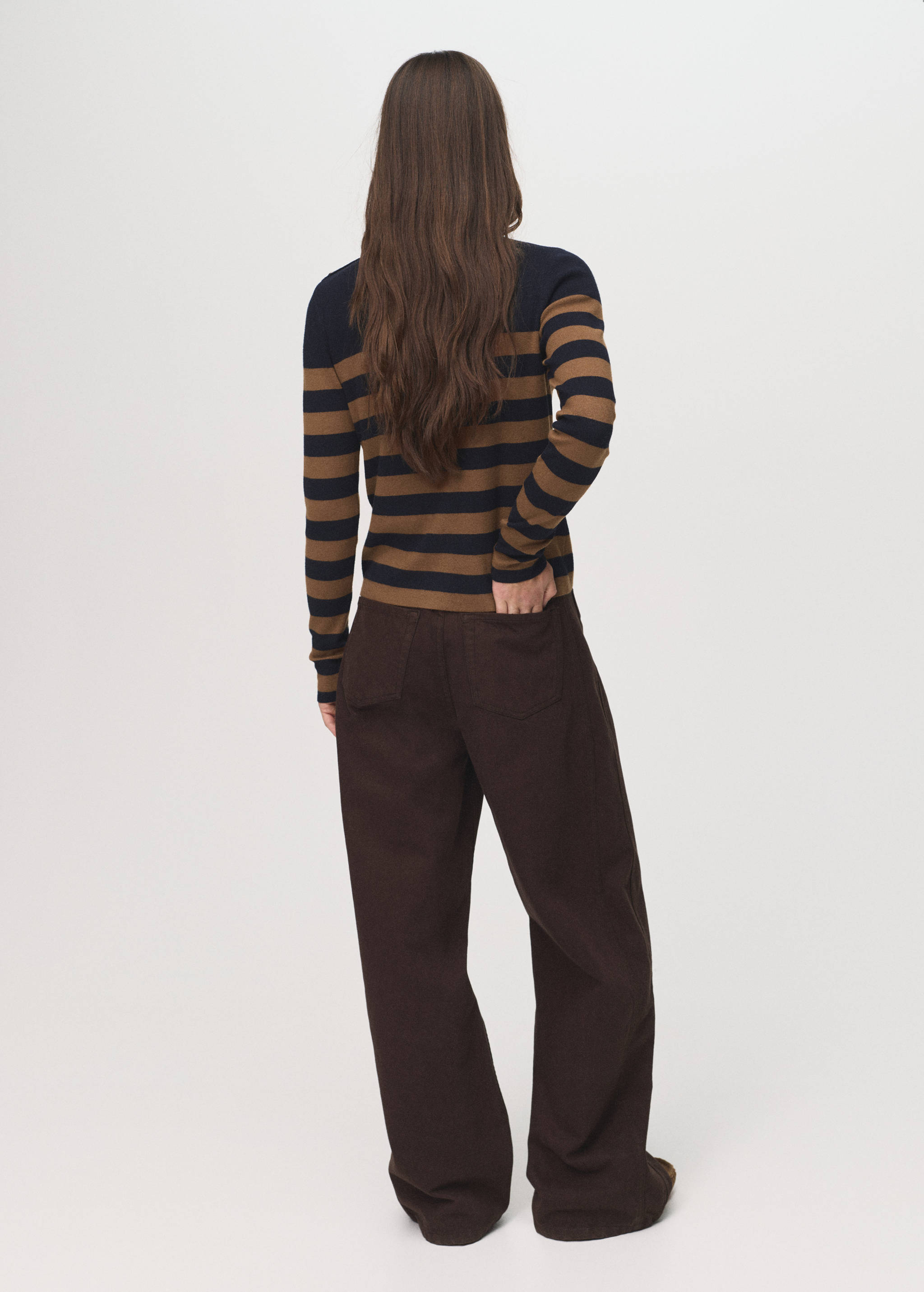 Perkins-neck sweater with button - Reverse of the article