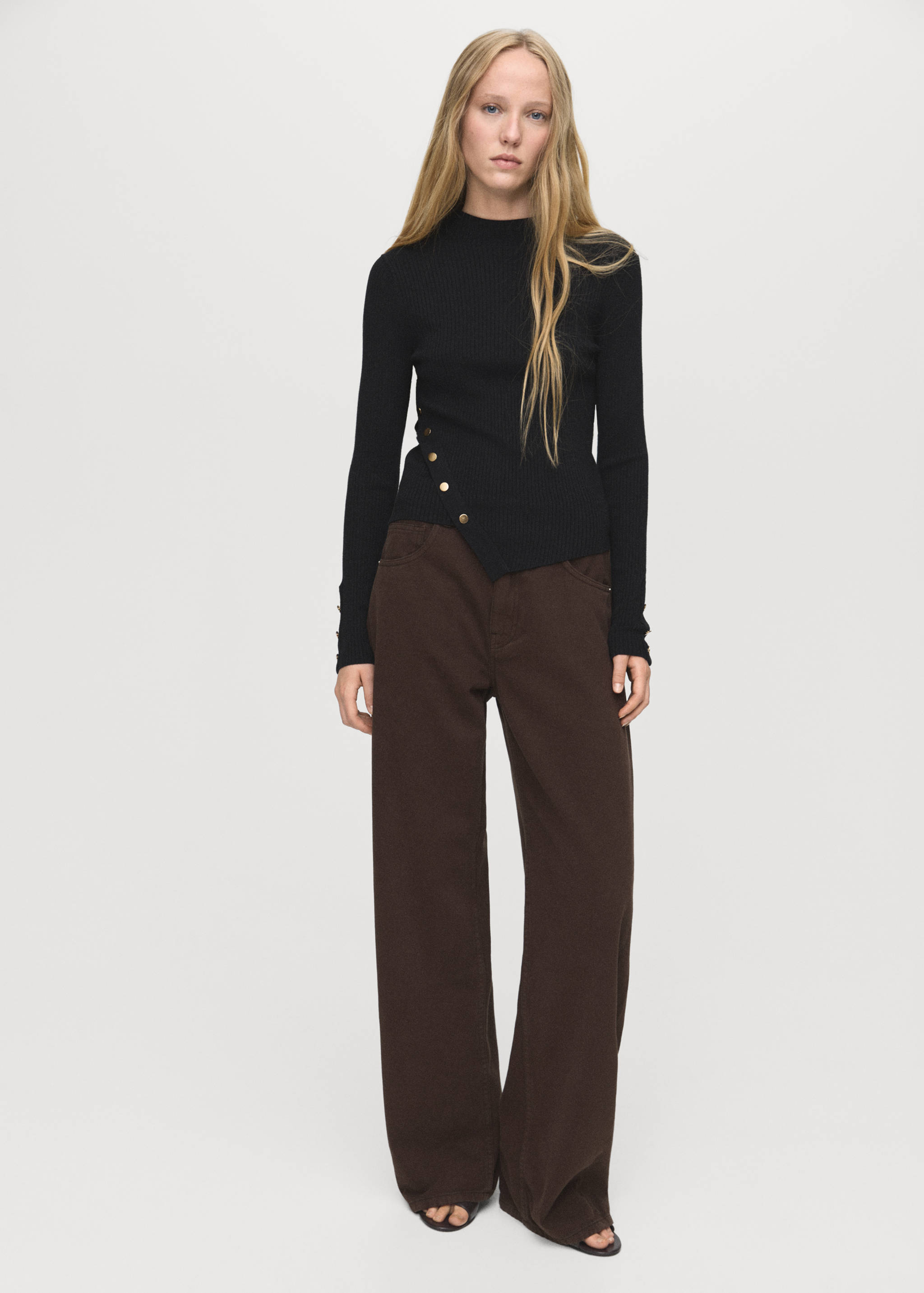 Asymmetrical sweater with buttons - General plane